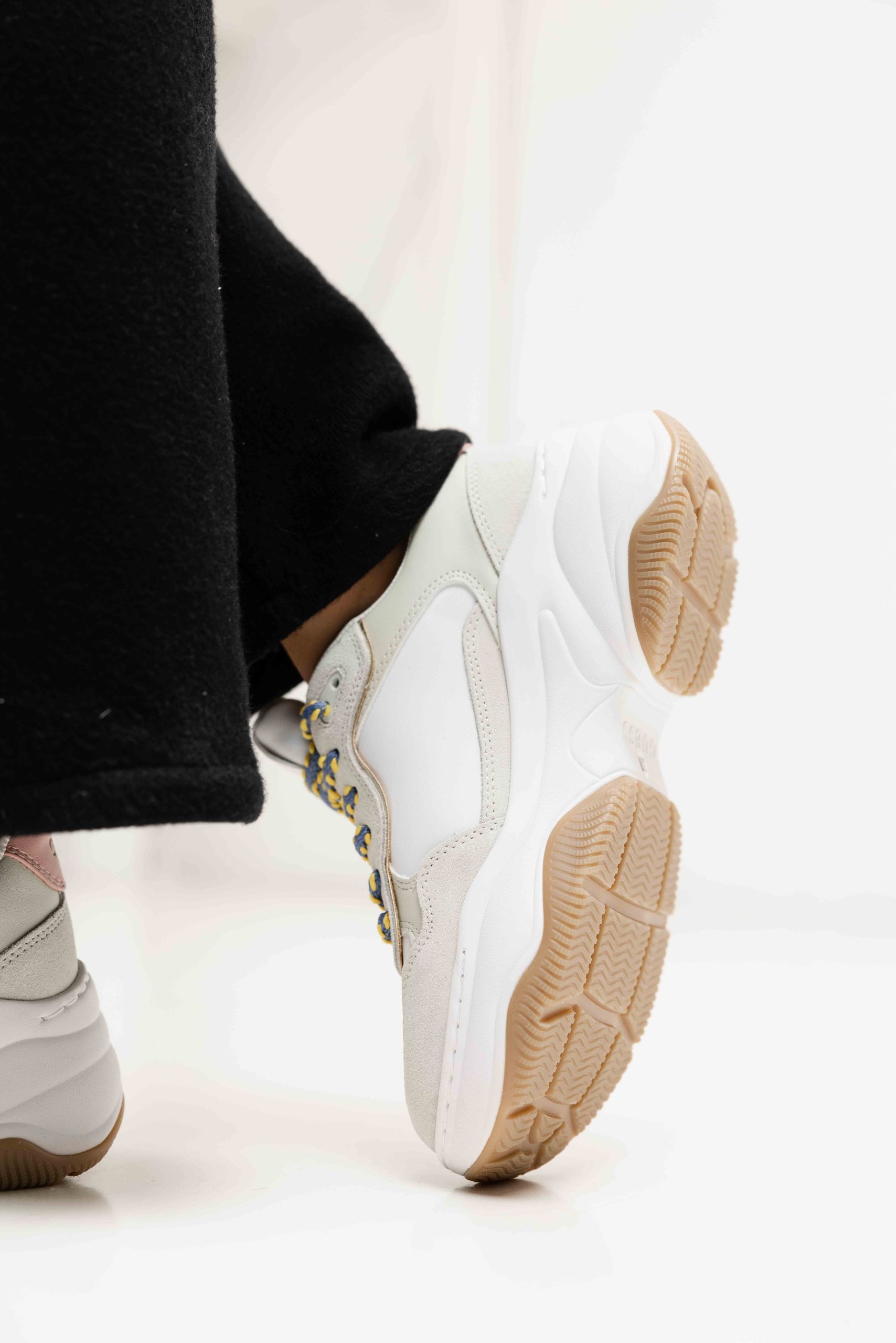 Guess Runner Happy Sneakers Dames Beige/Wit