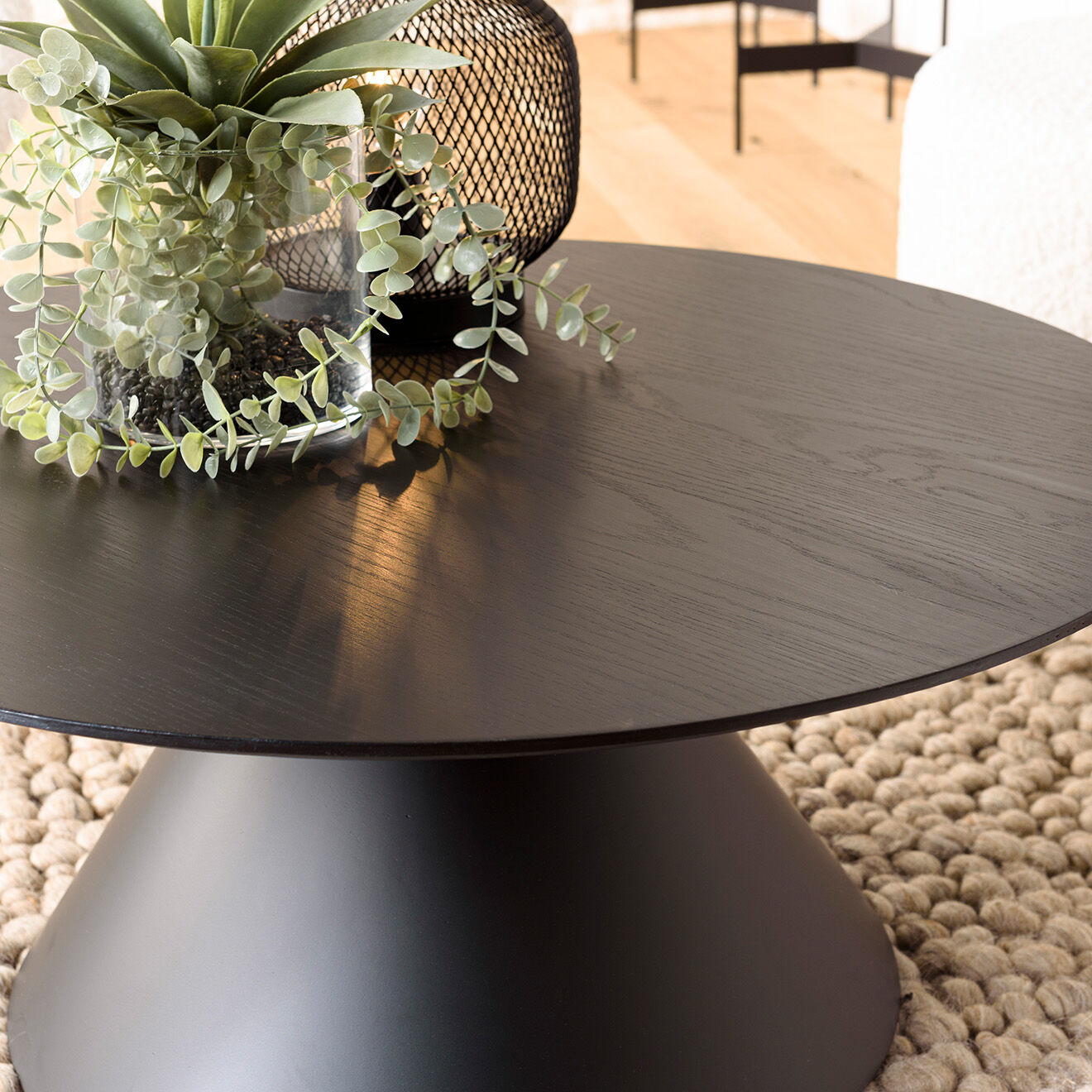 Macabane Table basse ronde pied conique métal Daly noire - 78x78 cm