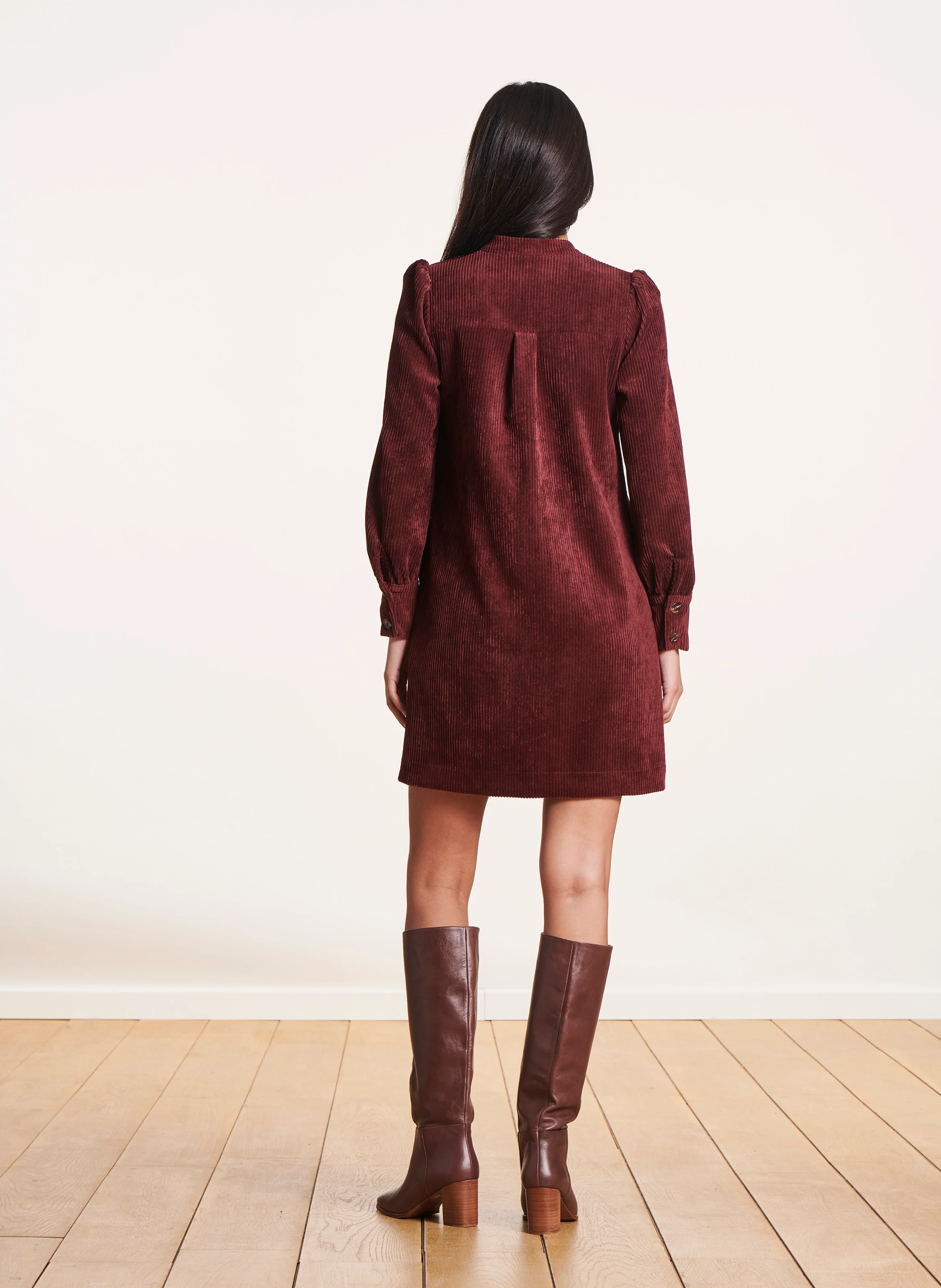 Robe courte en velours côtelé | Marron