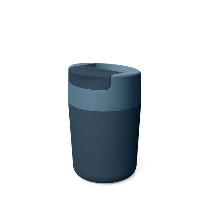 Joseph Joseph - Sipp Reisebecher mit Klappdeckel 340 ml, blau
