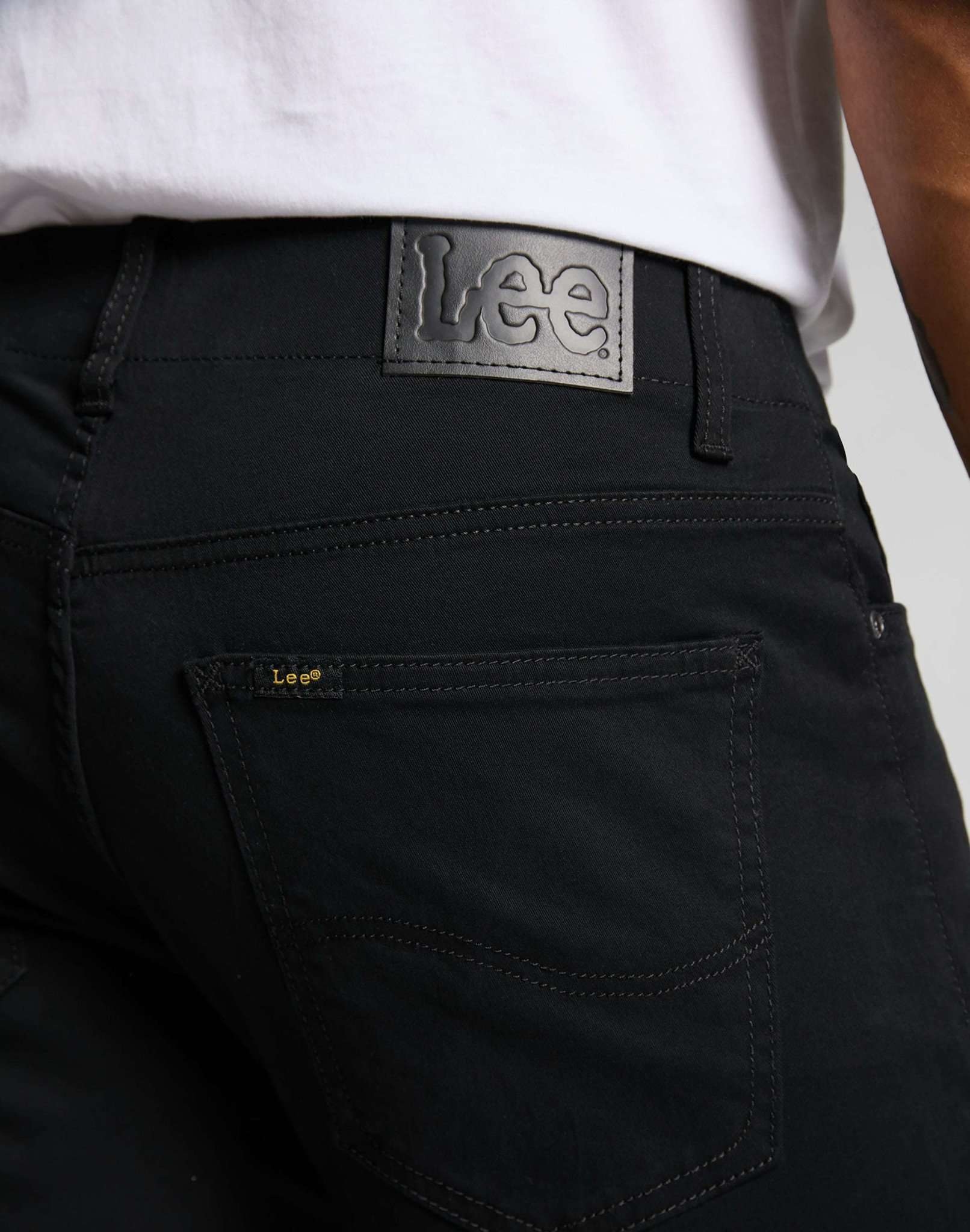 Lee® Stoffhose »Lee Jeans Straight Leg XM«