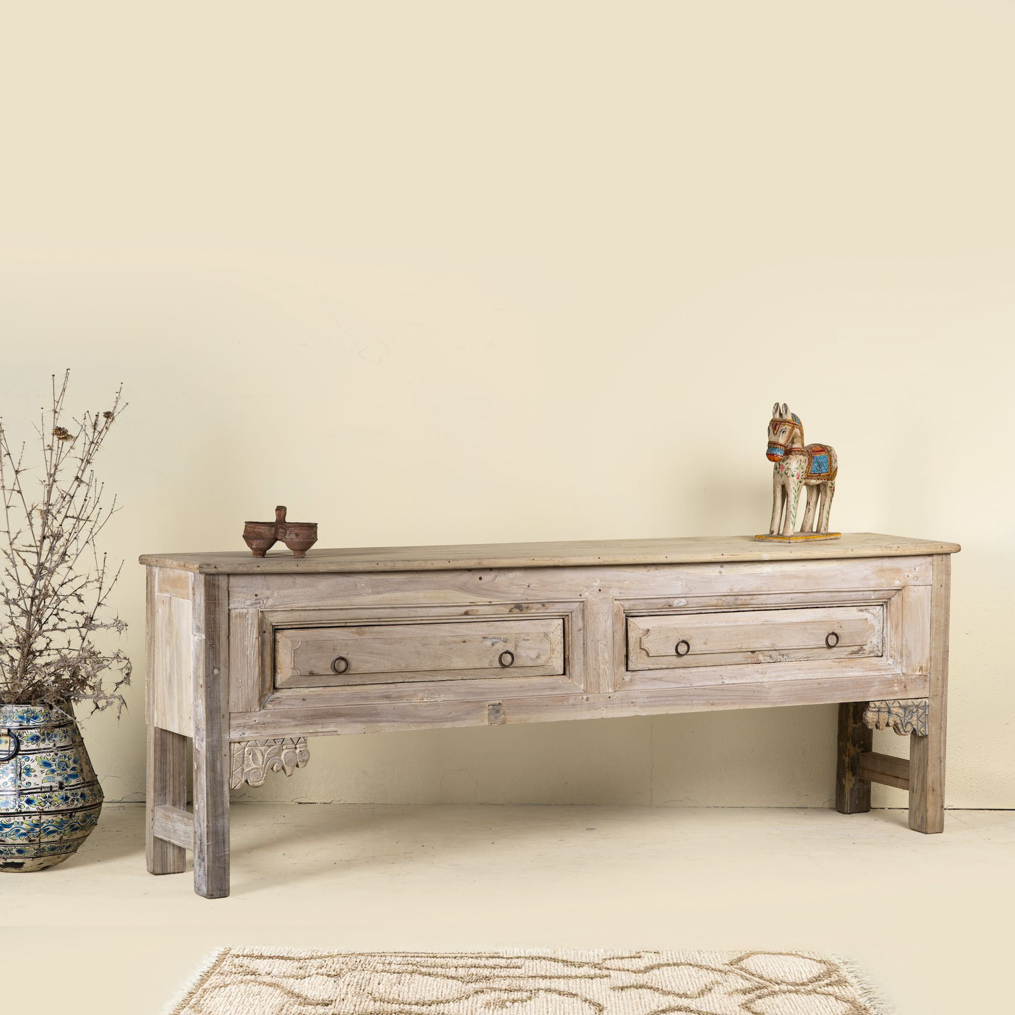 Sidetable Ruchika