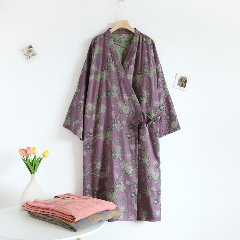 Somnus - Pyjamajas met V-hals en bloemenprint en gestrikte voorkant