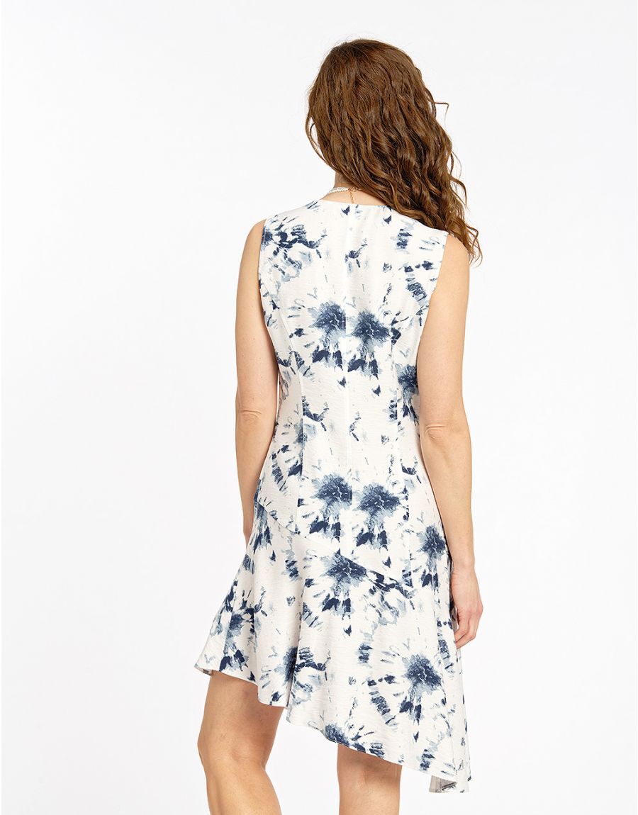 Robe blanche asymétrique