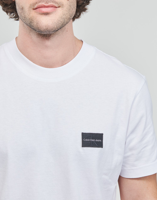 Calvin Klein Jeans - SHRUNKEN BADGE TEE - Blanc