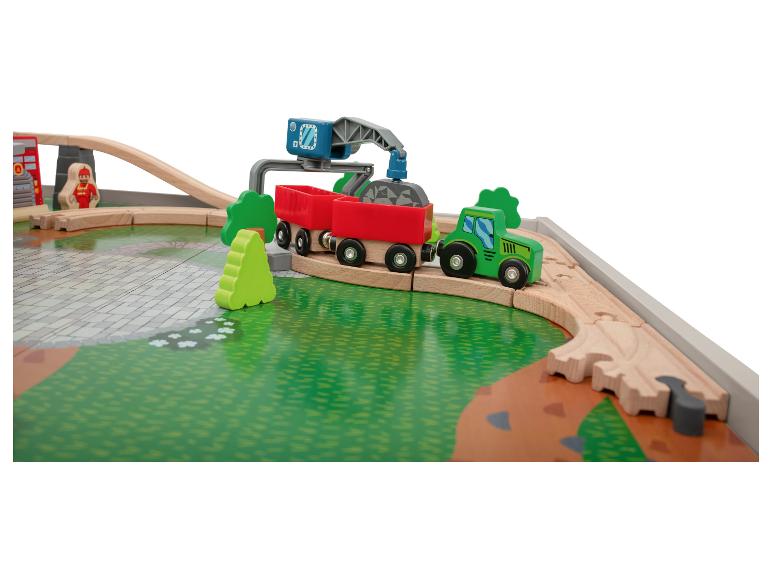 Houten speeltafel met treinset