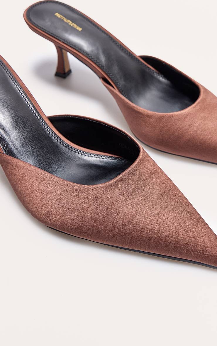 Chocolat Mules À Bout Pointu En Satin À Talon Aiguille Mi-haut