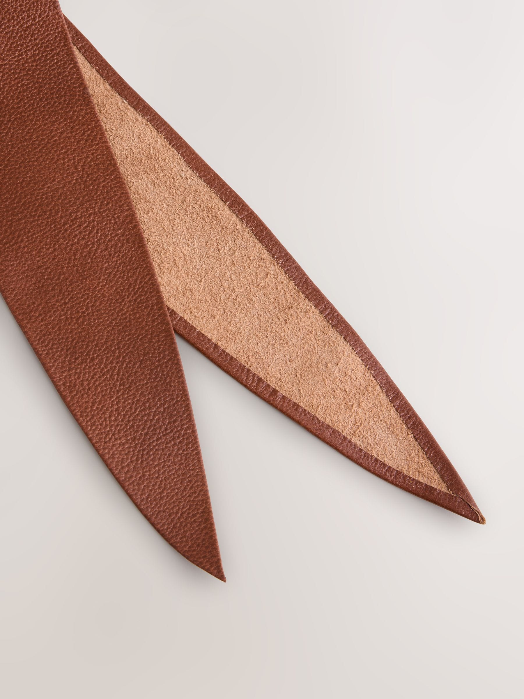 Lichtbruin - Brede leren riem met knoopdetail