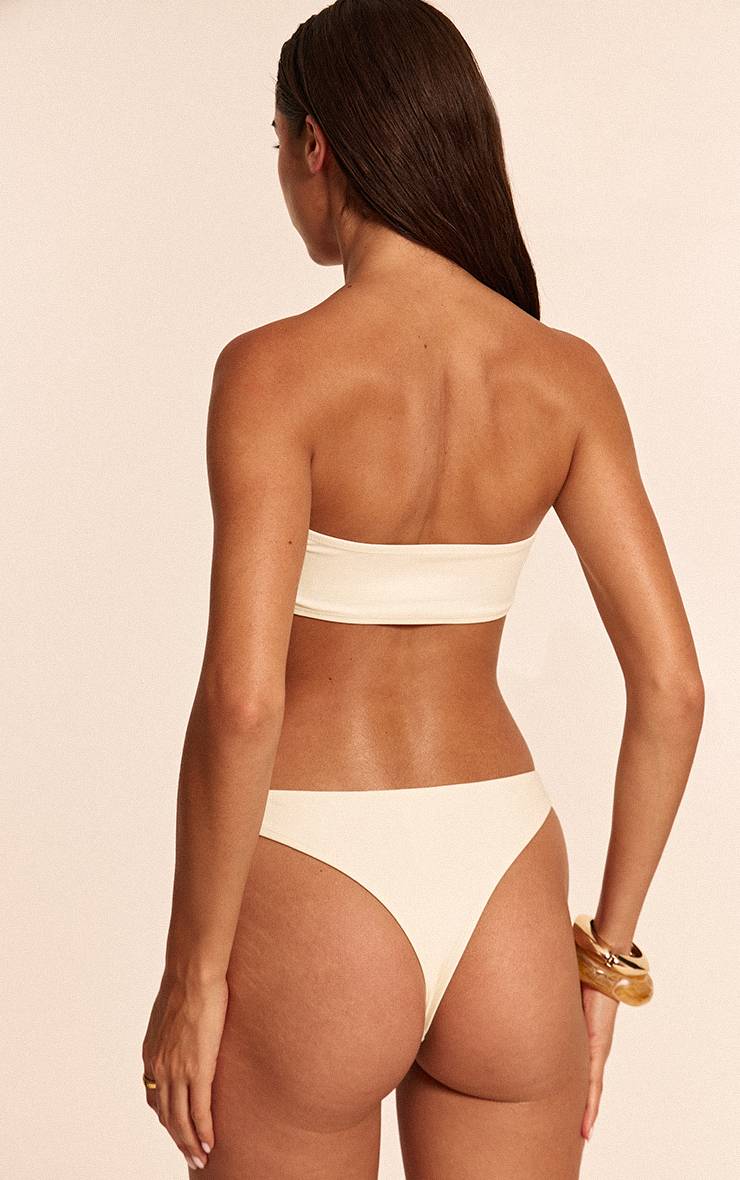 Crème Bas De Bikini Tanga À Bordure De Perles