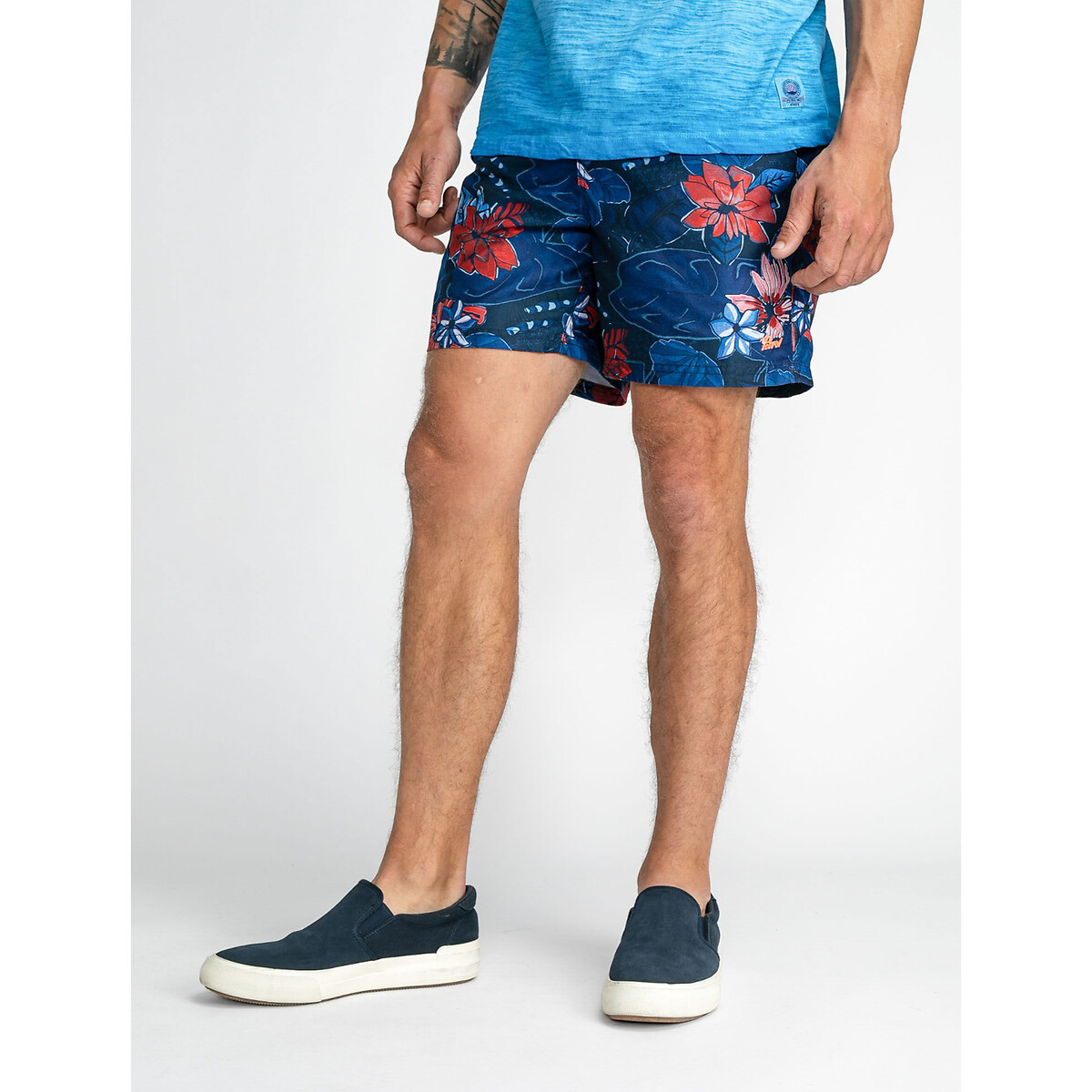 INDÚSTRIAS PETROLÍFERAS<br>Shorts de banho com estampa floral