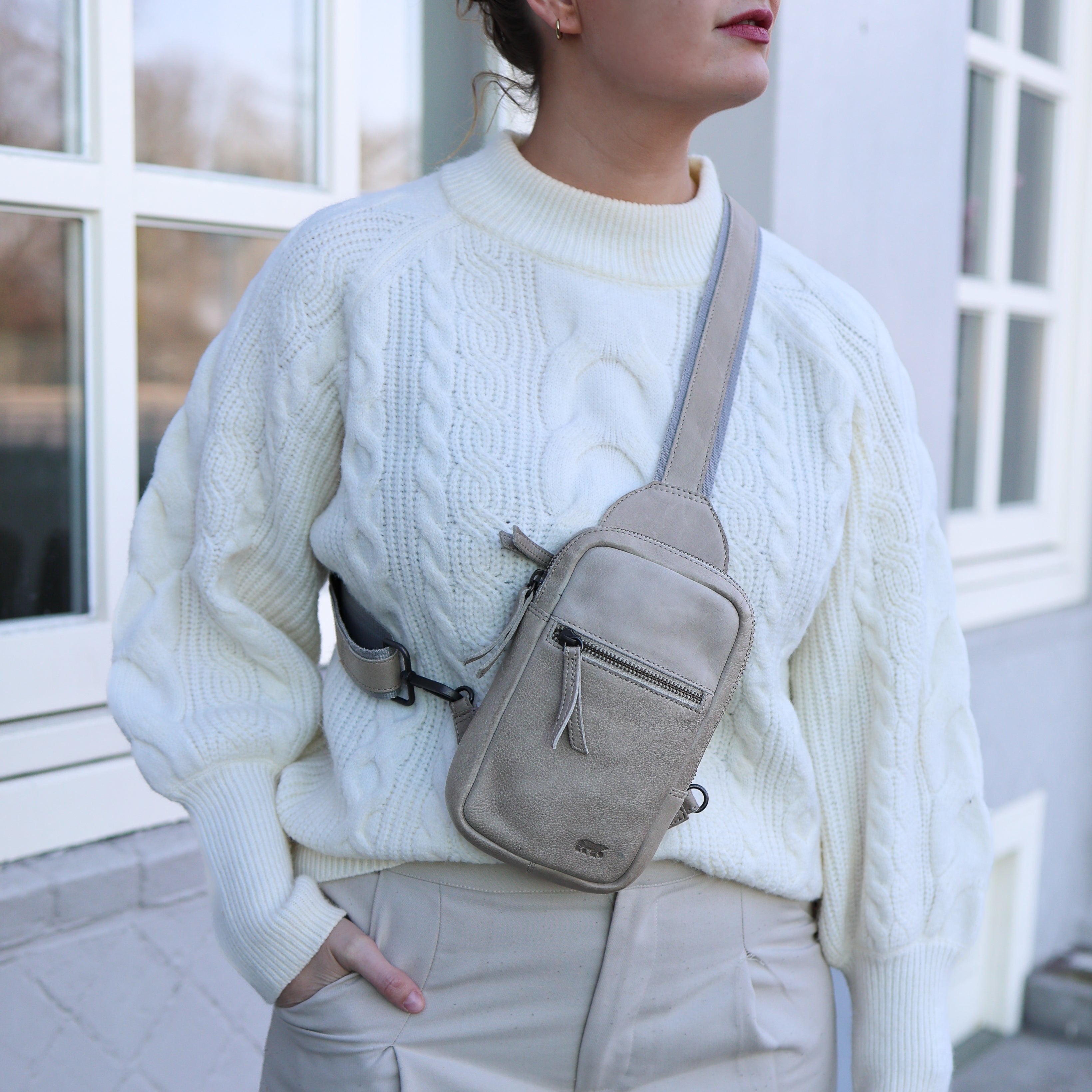 Klein crossbody tasje 'Nikki' silver mink Silver mink
