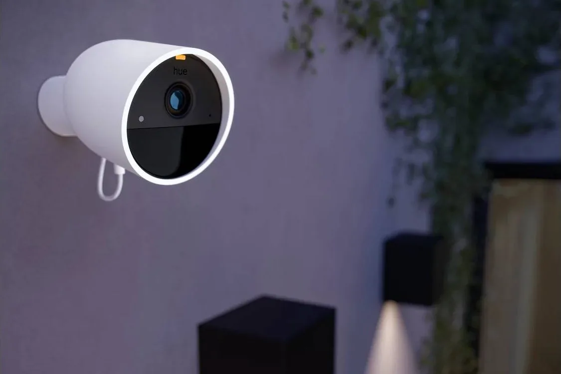 Philips Hue Secure kit de démarrage avec caméra Caméra de surveillance