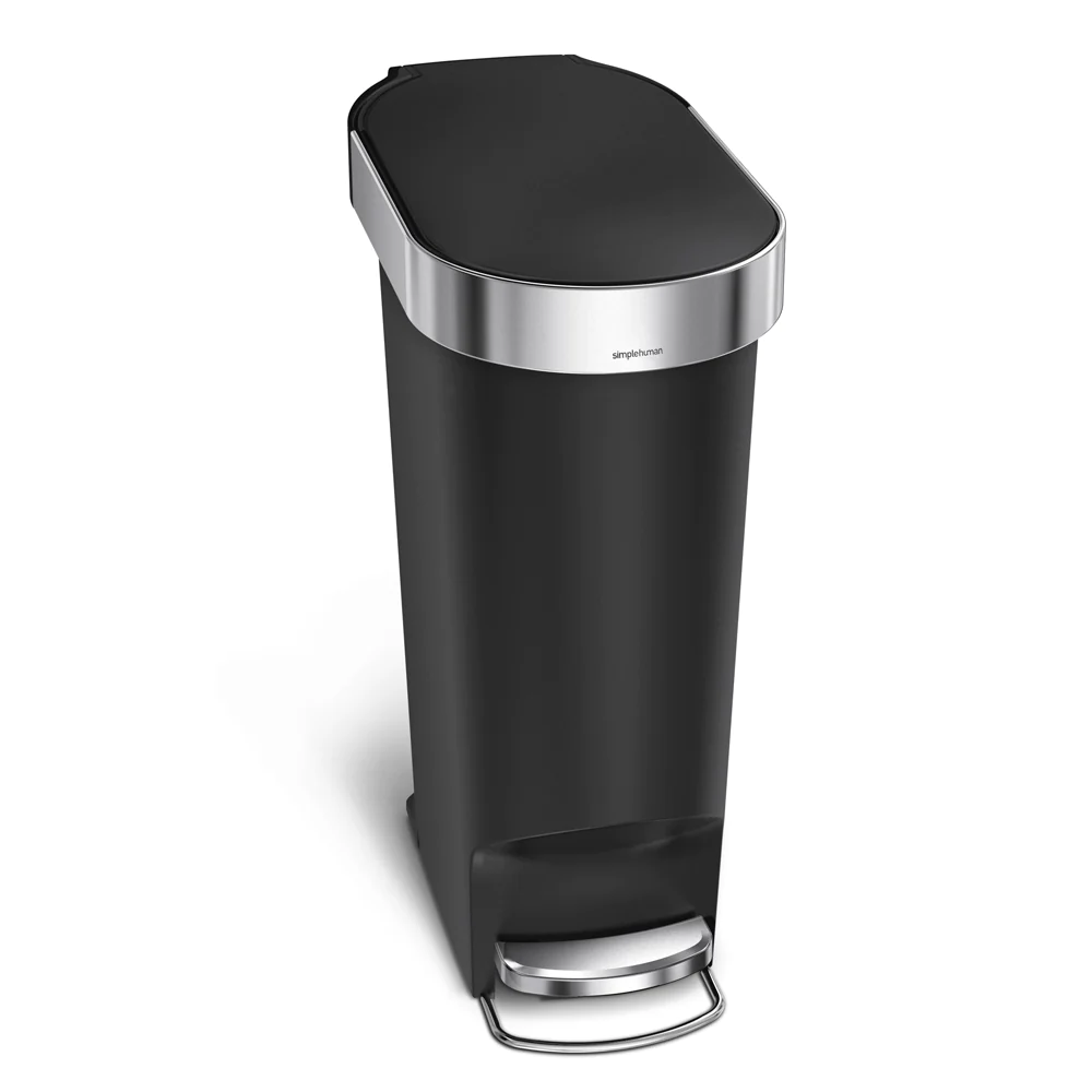 Poubelle Etroite à pédale et rebord 40L code N noire Simplehuman