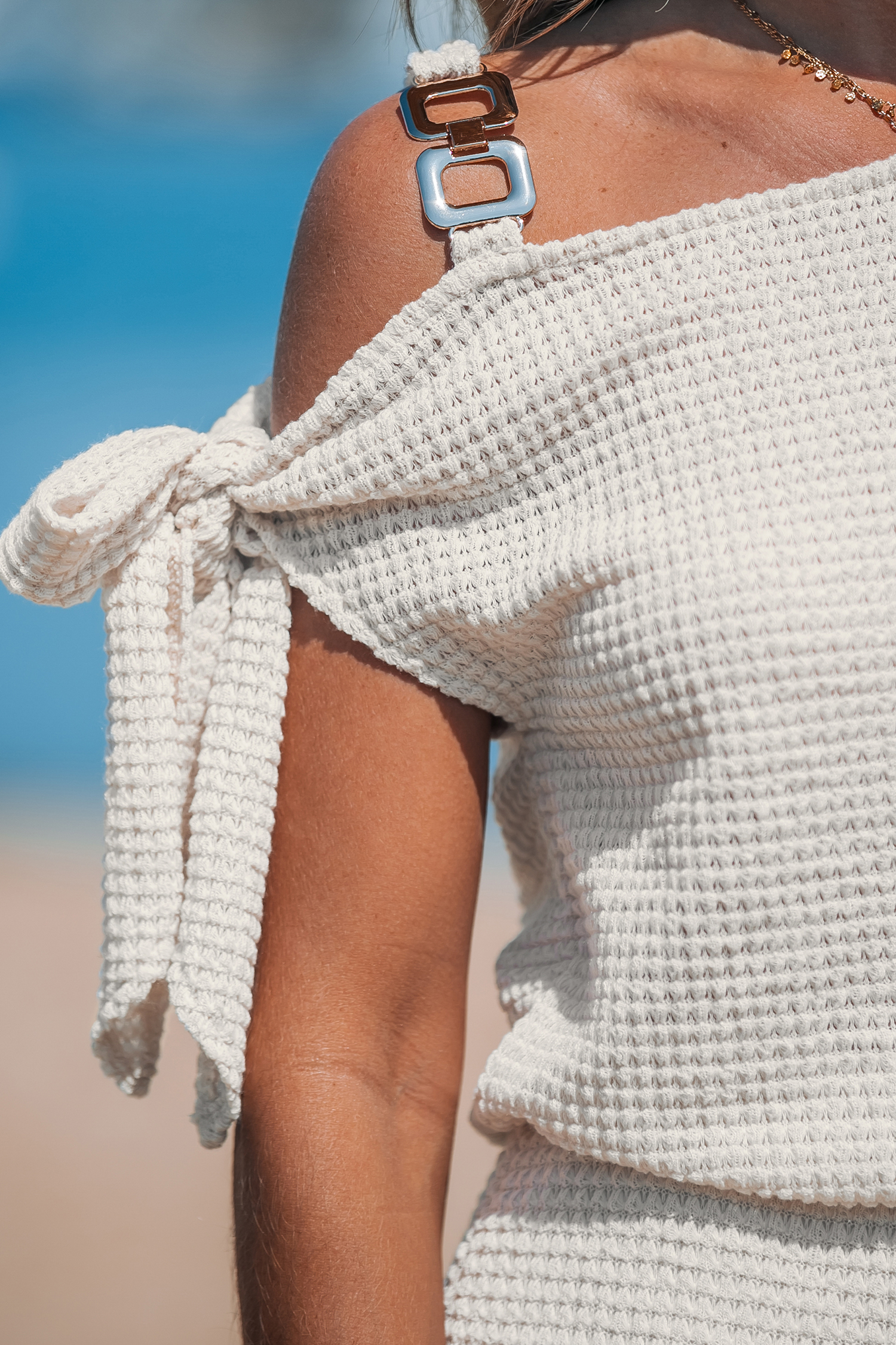 Robe mini en tricot gaufré découpée abricot