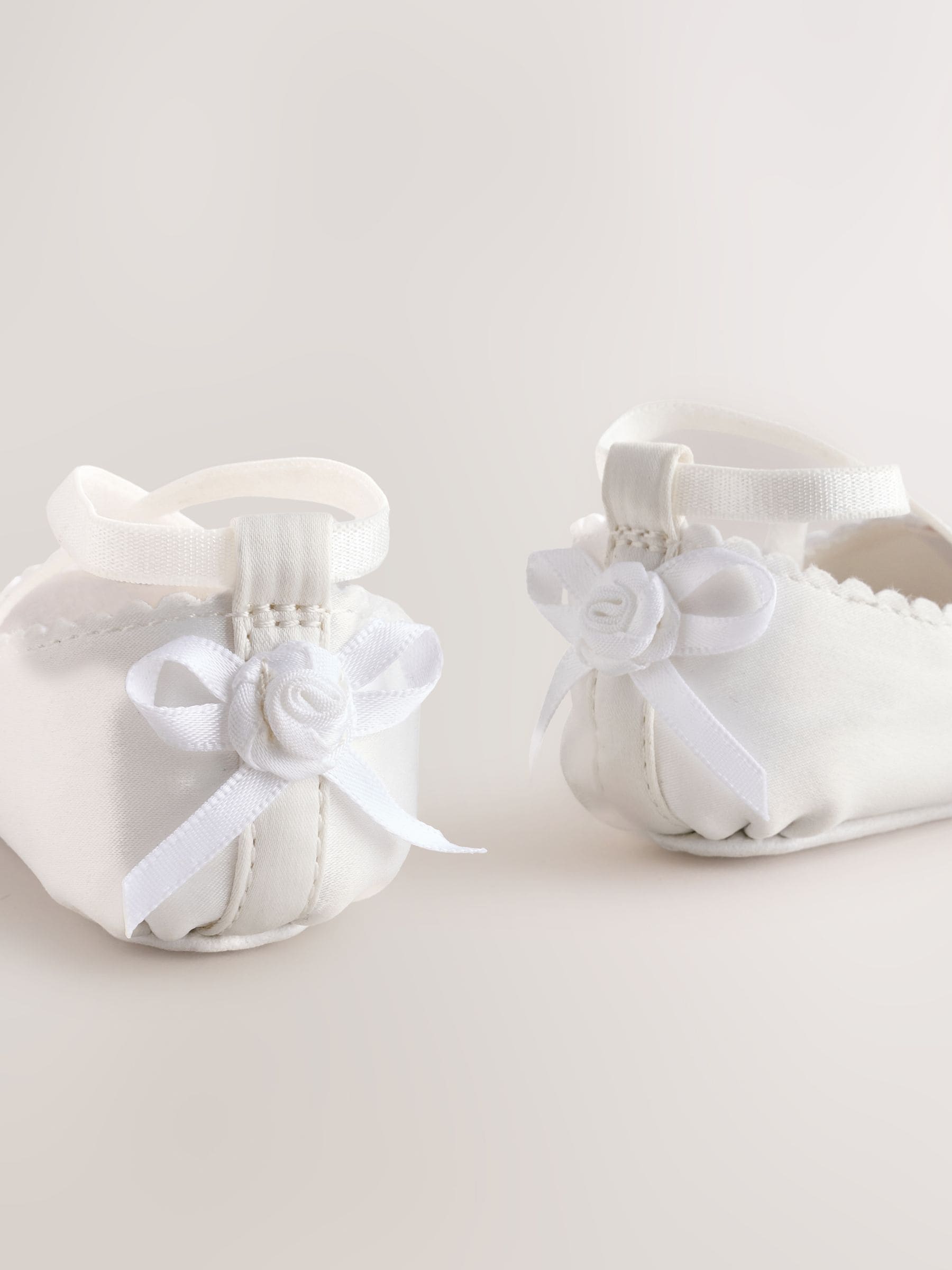 Wit - Feestelijke babyschoenen met strik (0-24mnd)