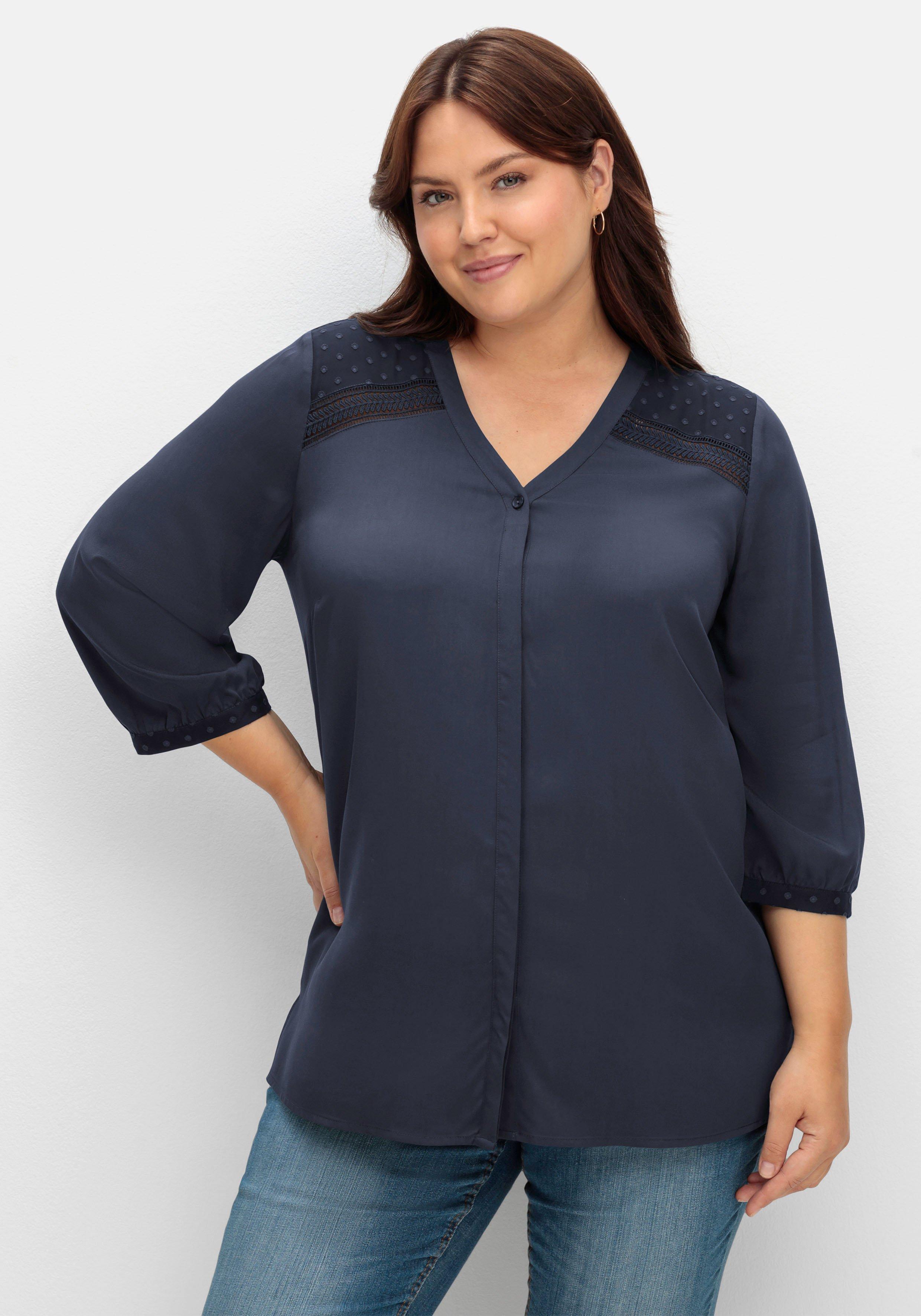 Bluse mit Chiffonpasse und Häkeldetails