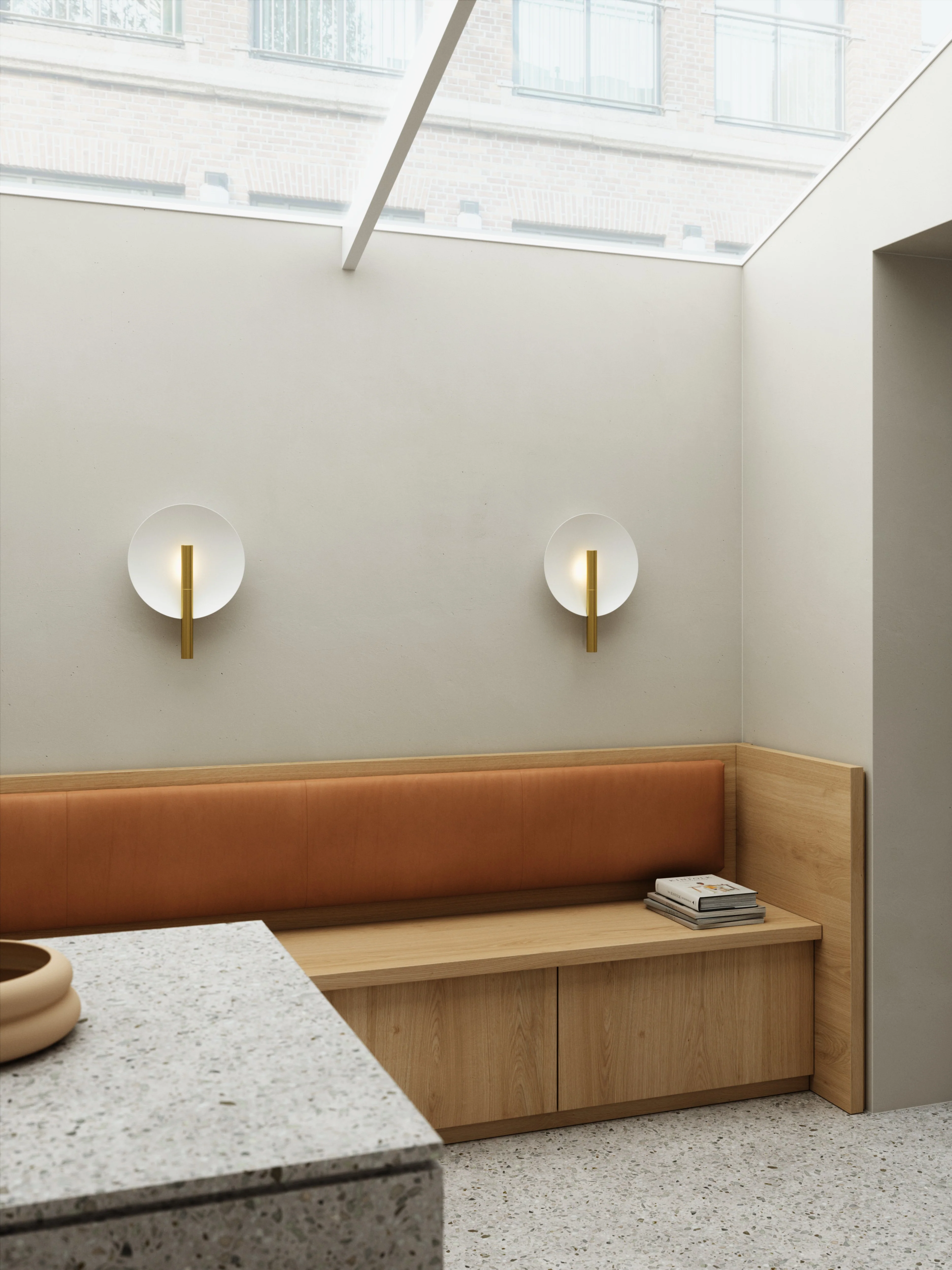 Design For The People  Furiko væglampe - børstet messing