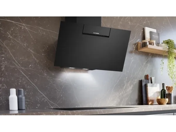Siemens iQ300 LC87KFN60 - Hætte - skorsten vinklet - bredde: 79 cm - dybde: 43.3 cm - udtrækning og recirkulation (-) - sort