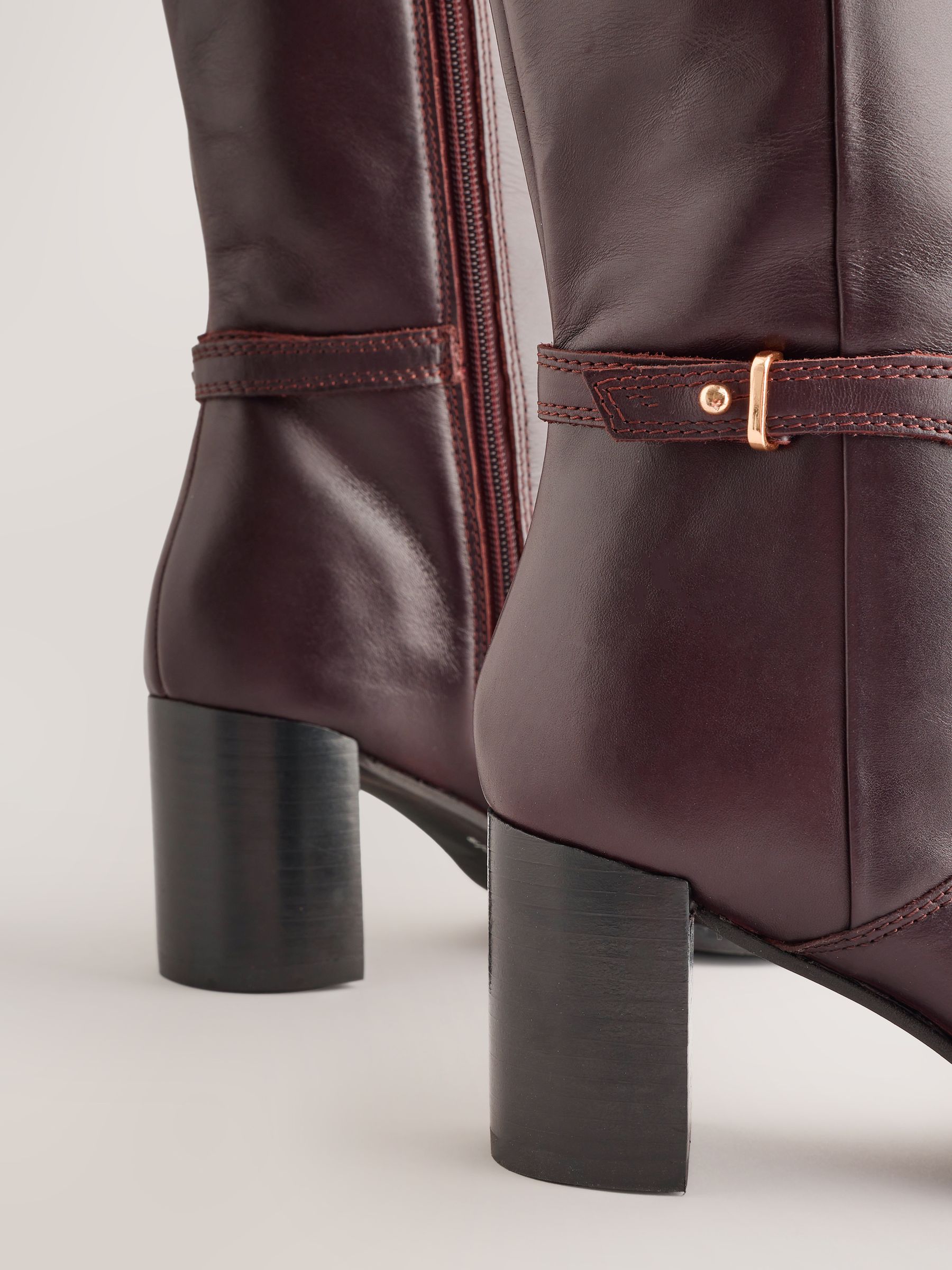 Chocoladebruin leer - Forever Comfort® kniehoge laarzen met hardware trim