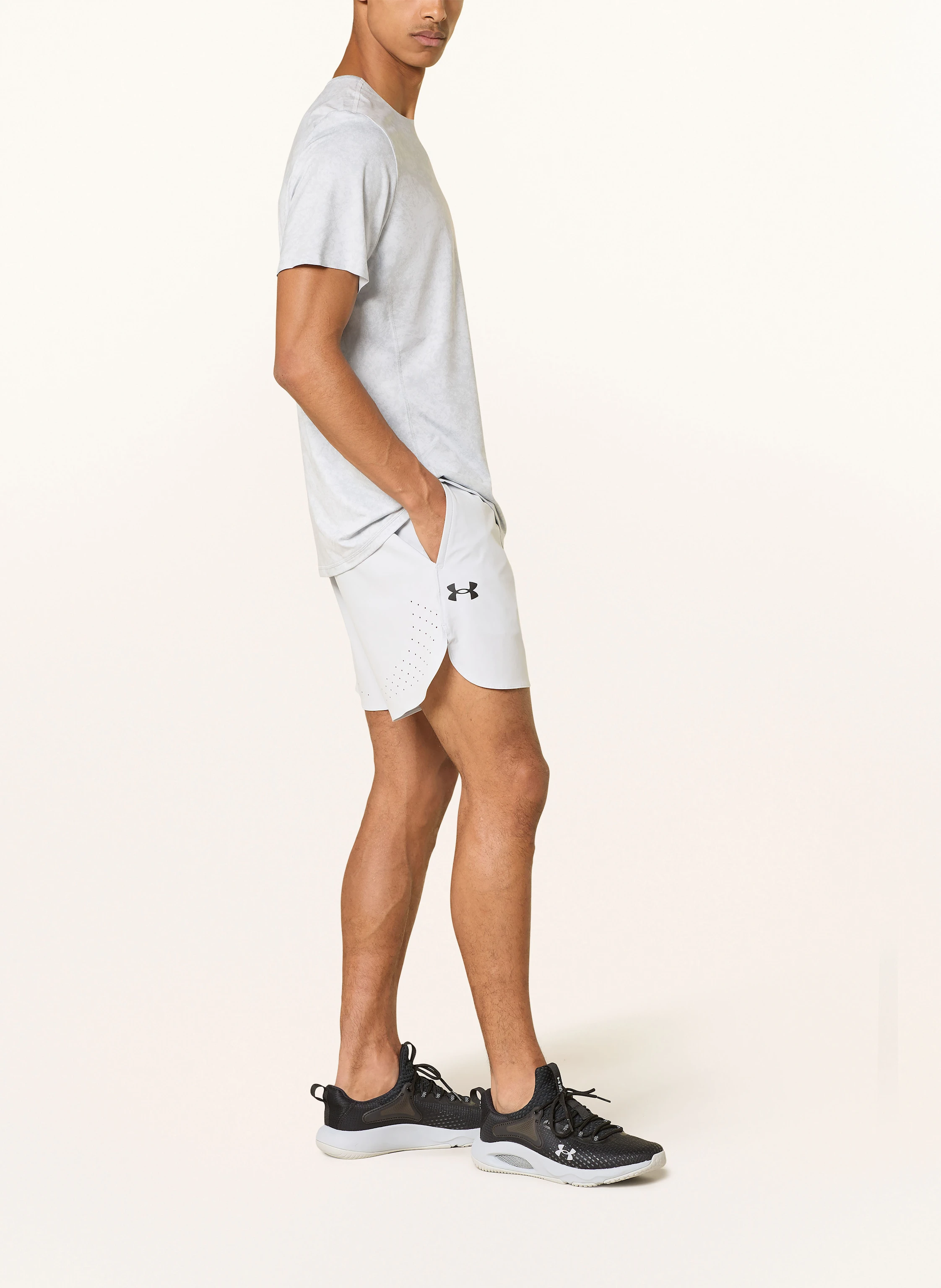 UNDER ARMOUR Trainingsshort PEAK WOVEN