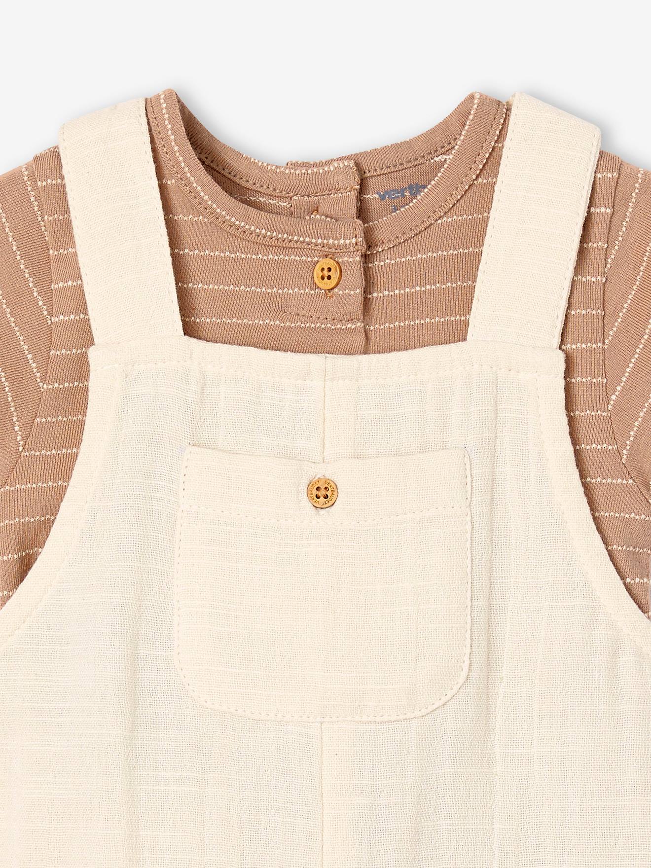 Roupa de bebê: body, jardineira e chapéu branco-creme