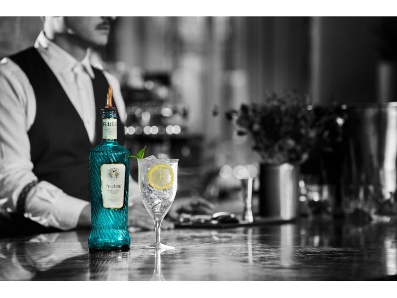 Fluère Drinks Non Alcoholic Floral Botanical Blend 0.7 l Gin-Ersatz auf Basis von Wacholder