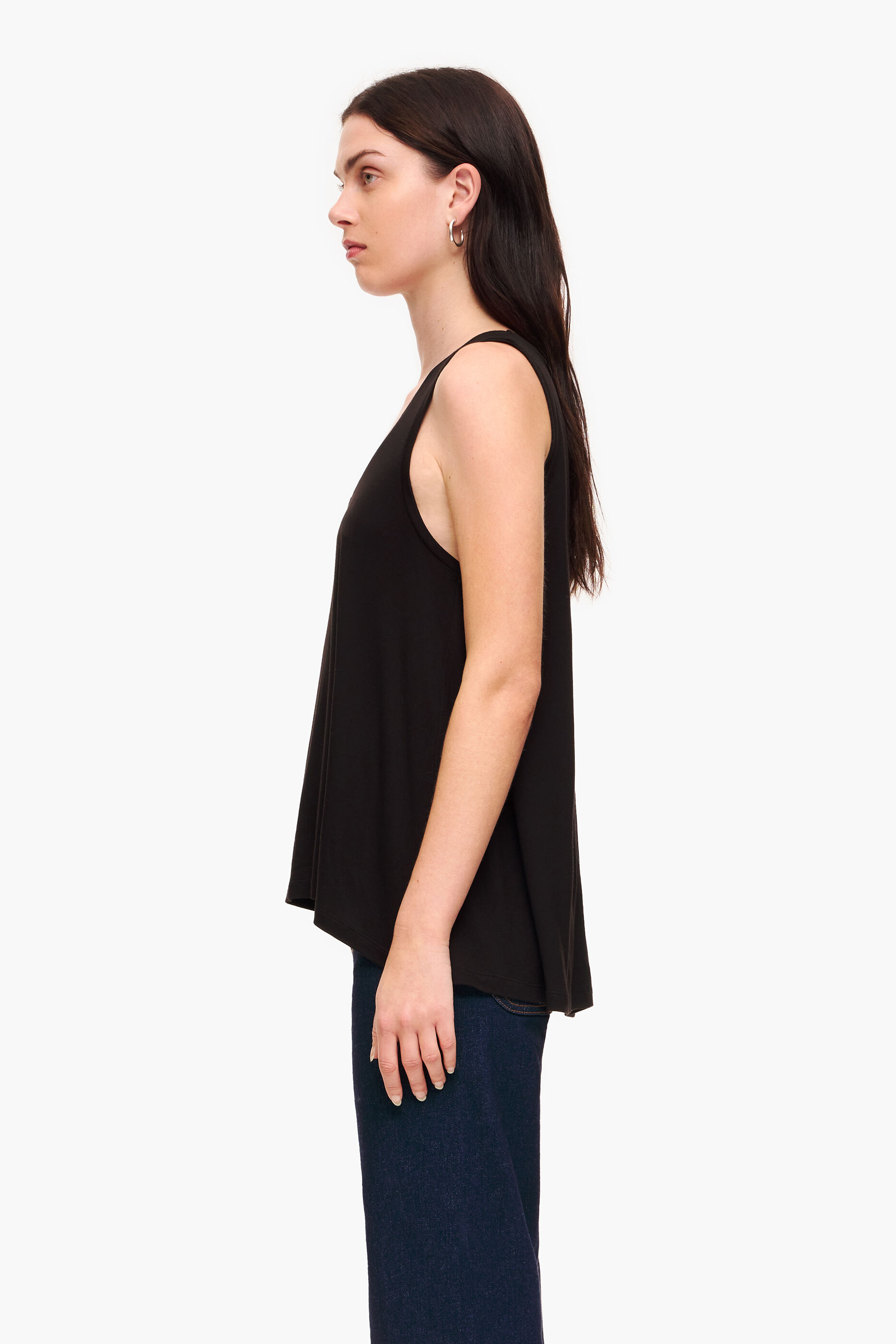 Camiseta preta fluida em formato A