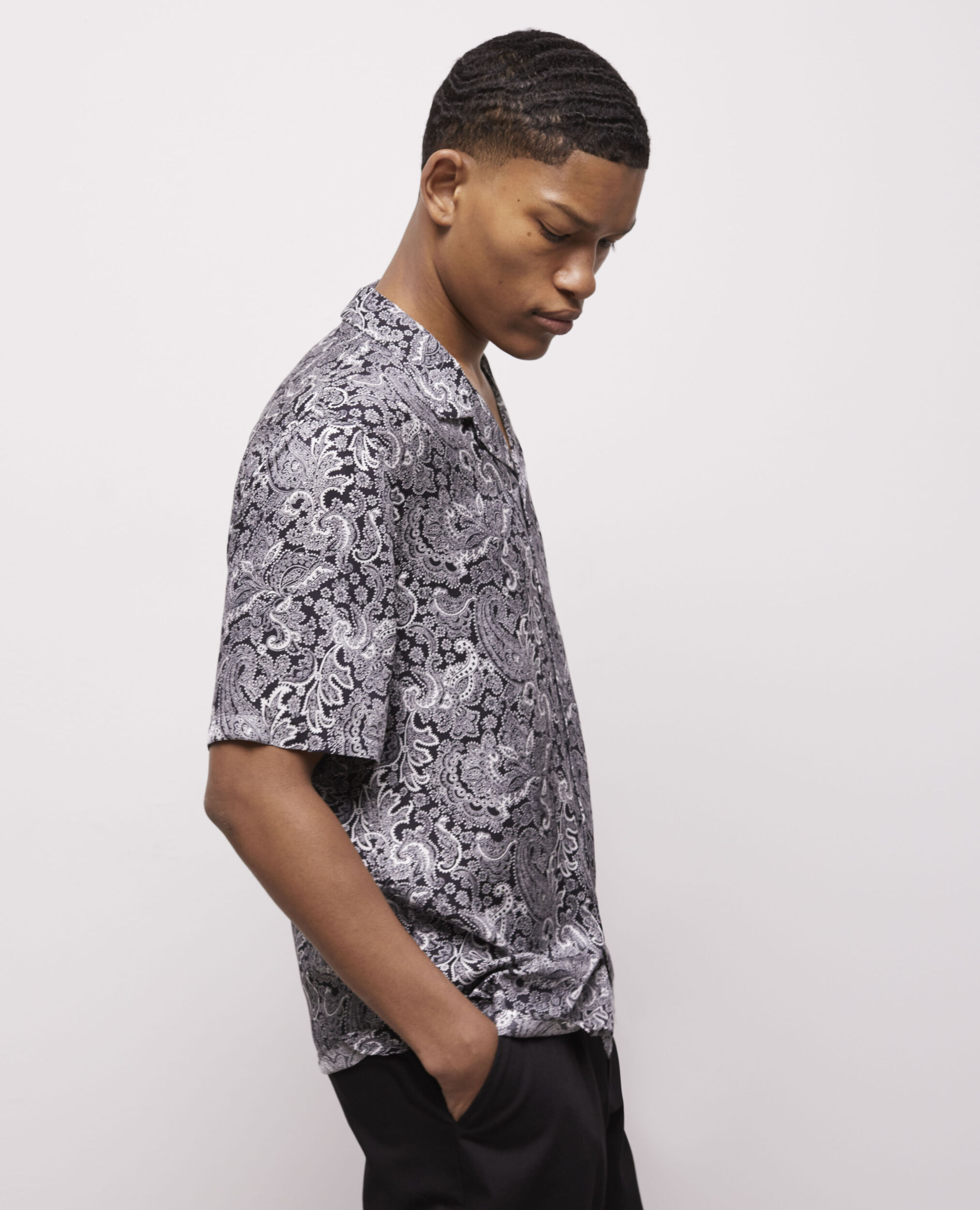 Chemise imprimée blanche et noire