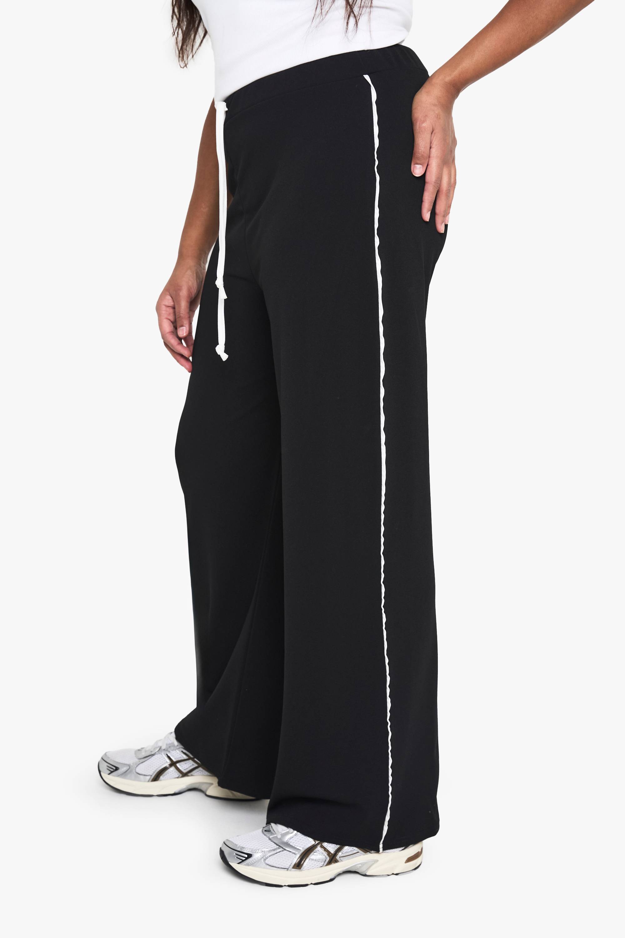 boohoo Plus Scuba Crepe Contrast Straight Leg Trouser