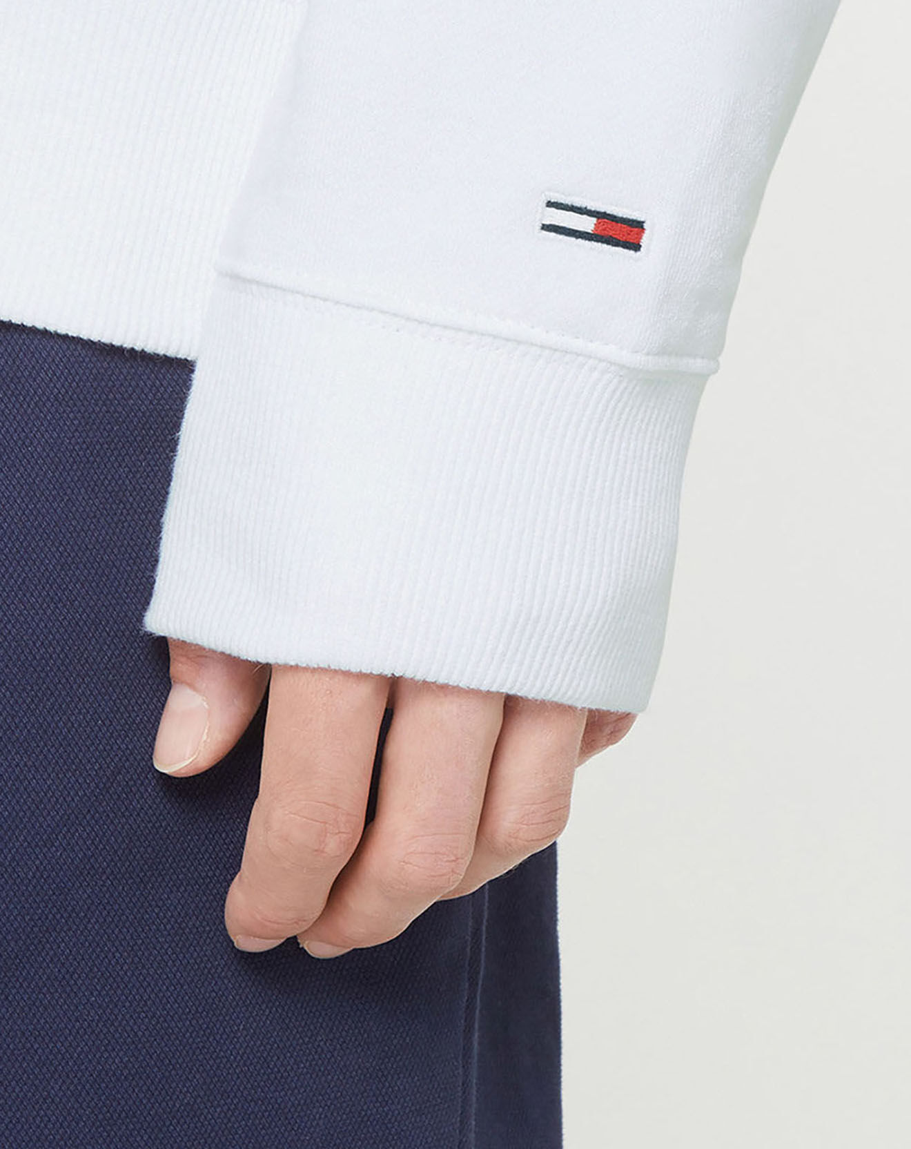 Tommy Jeans Sweat 100% Coton Bio timeless logo crew blanc