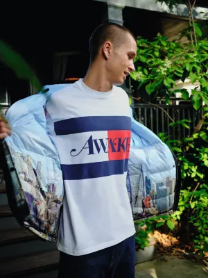 Camiseta Tommy x Awake NY com slogan nas costas