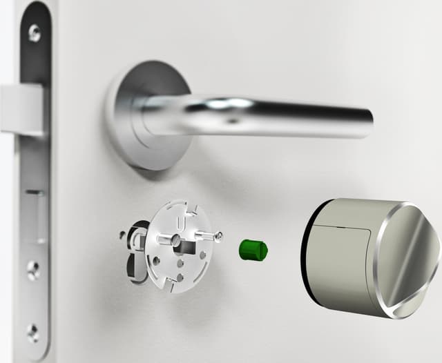 Danalock V3 2024 smart lås (sølv/Z-wave/Scandi)