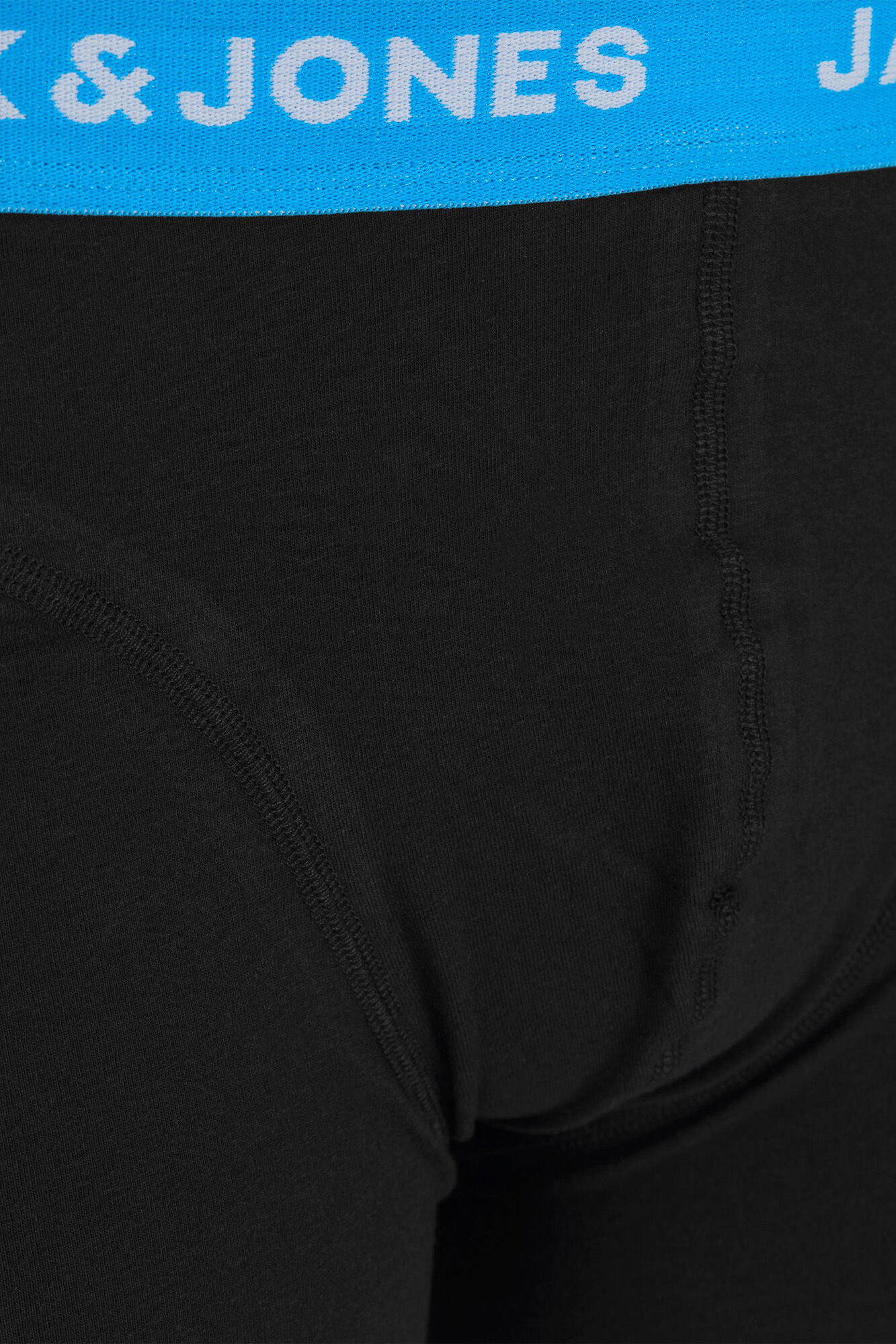 Conjunto de 3 cuecas boxer de algodão combinando.