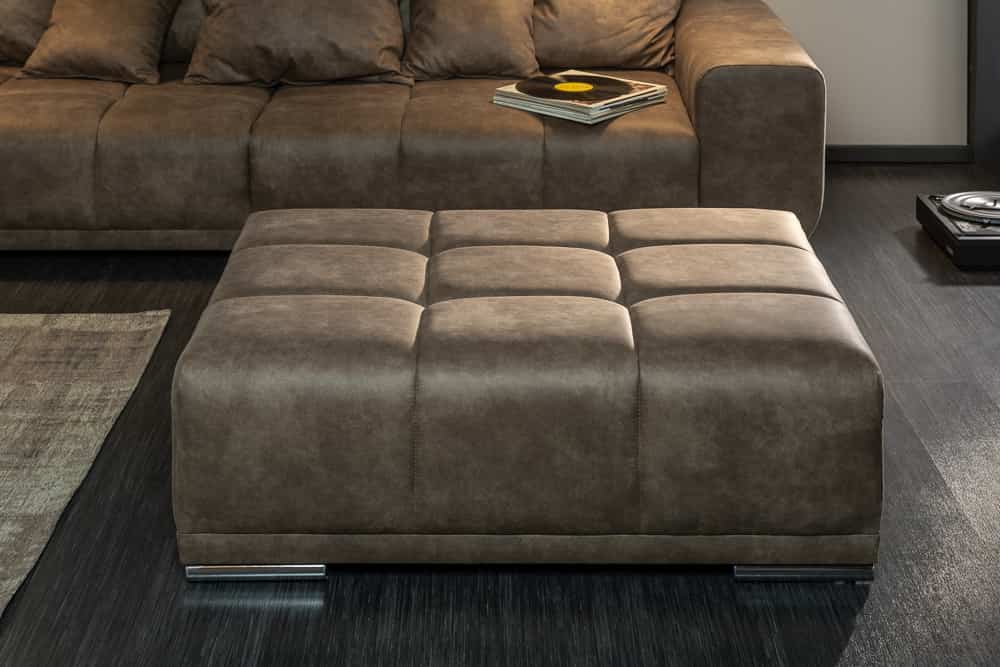 Extravaganter Hocker ELEGANCIA 110cm taupe mit Ziersteppung