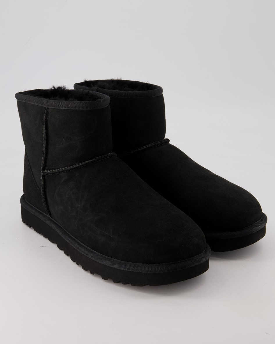UGG Classic Mini Winterschuhe in Schwarz