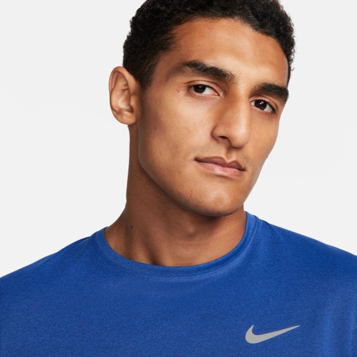 Nike Herre T-shirts Dri-FIT UV Miler Short Sleeve Tee Sølv