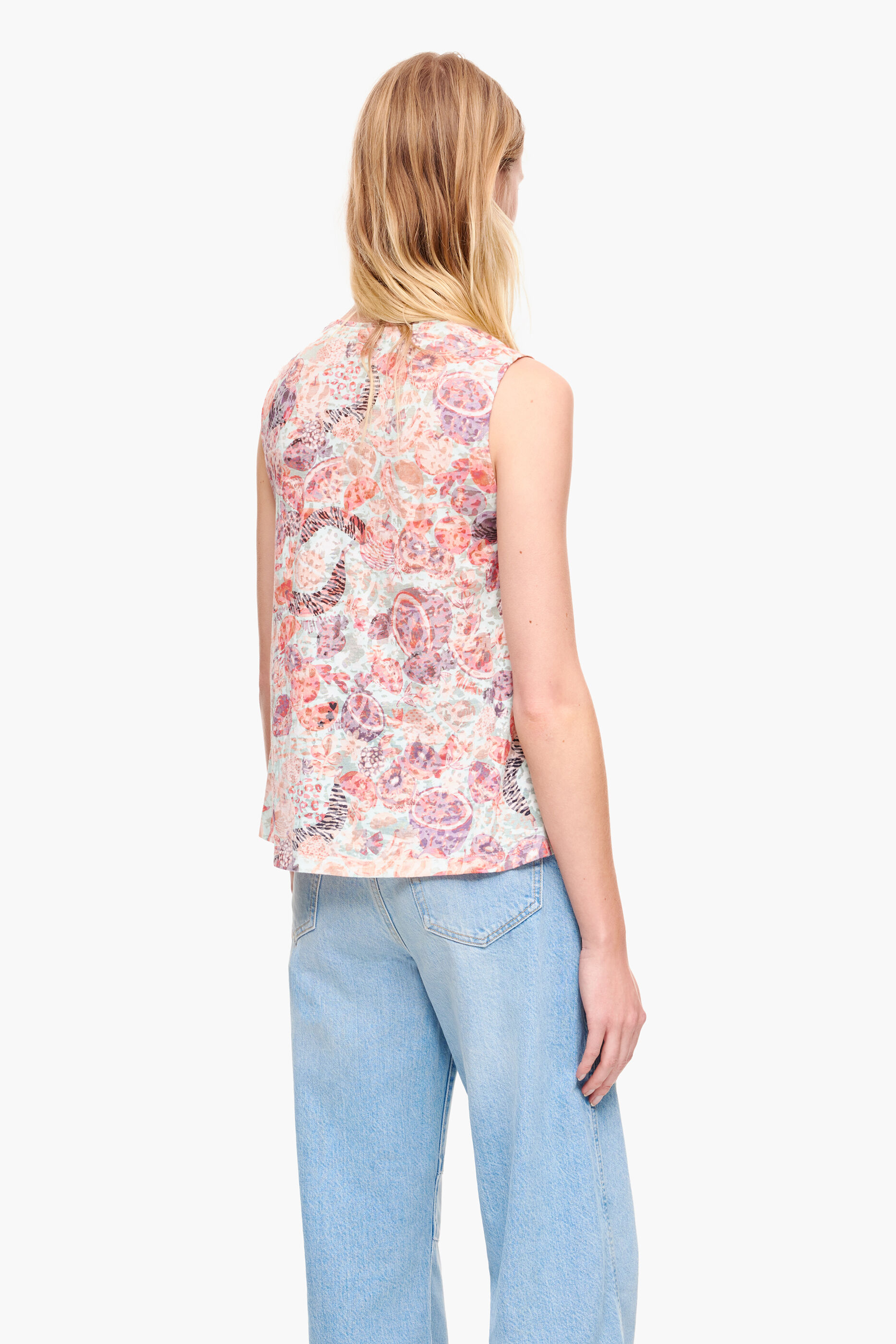 Camiseta com estampa de frutas