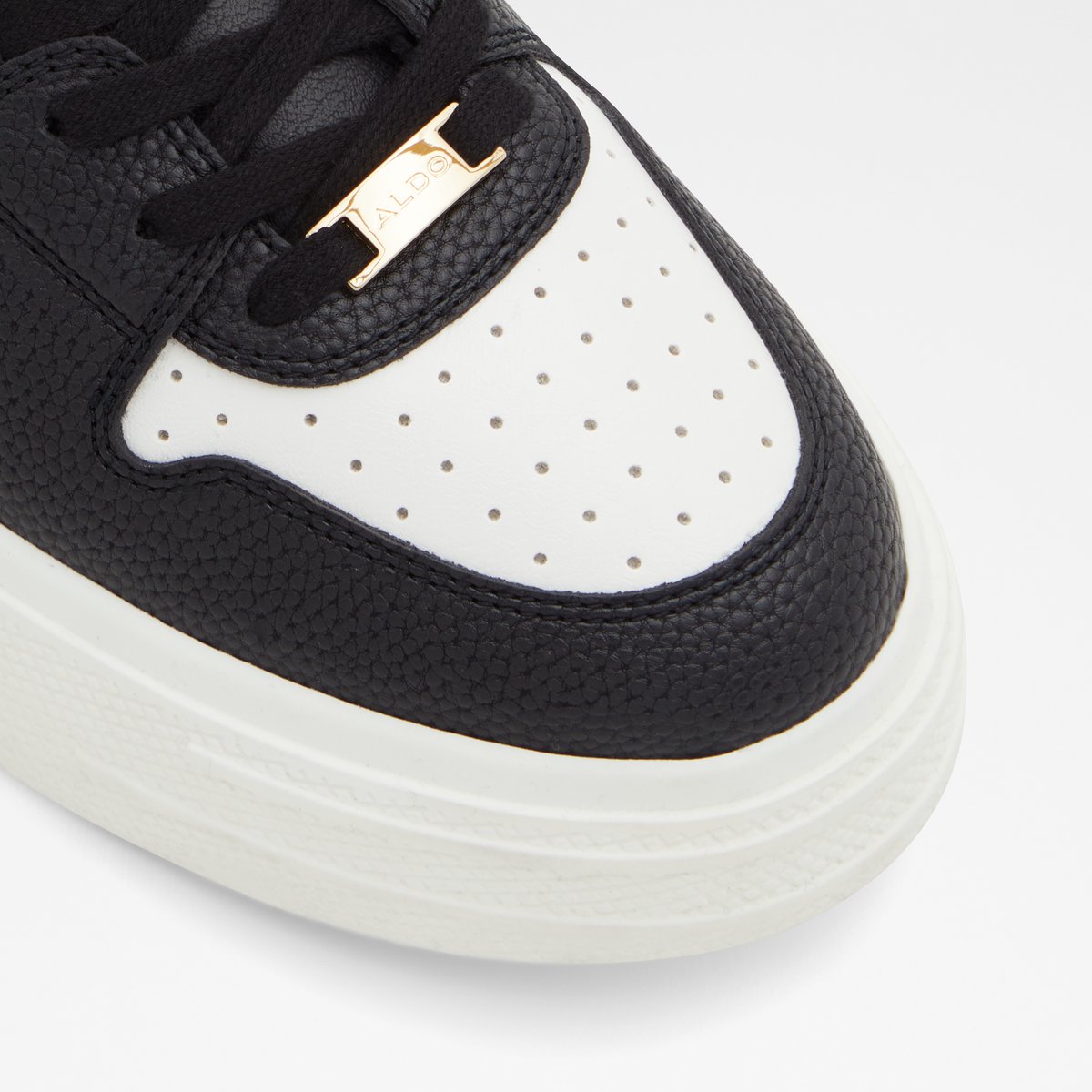 Goliath Black Men High top