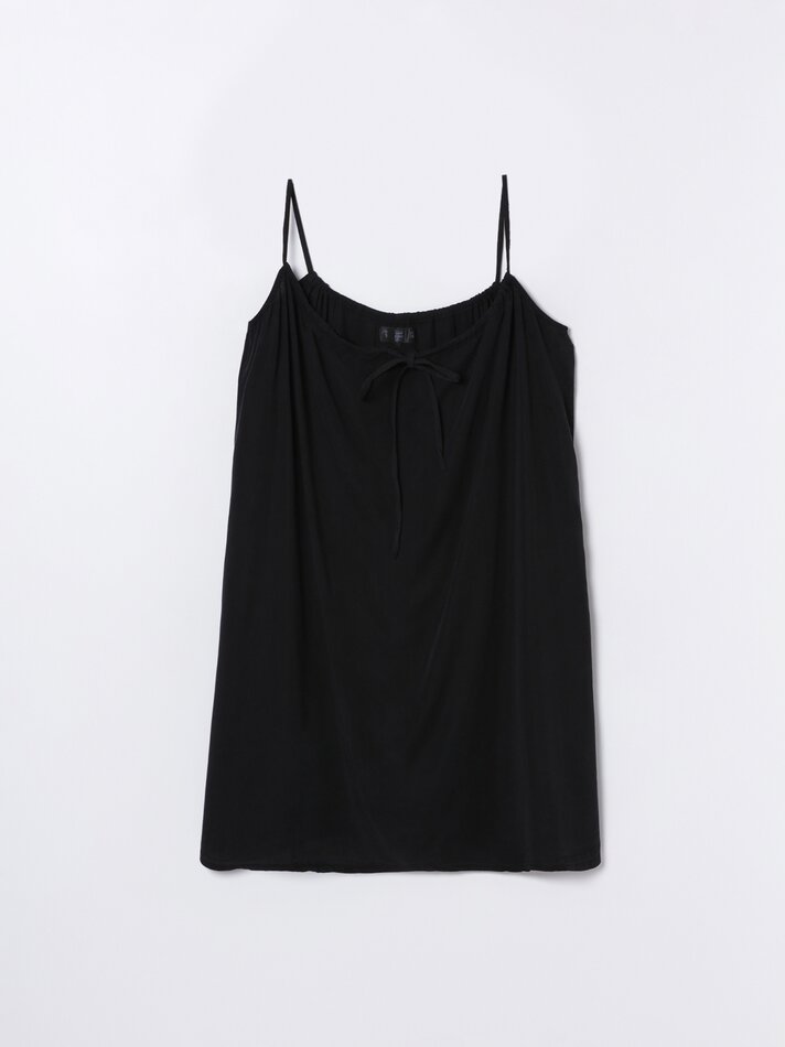 Vestido fluido com alças finas - Preto