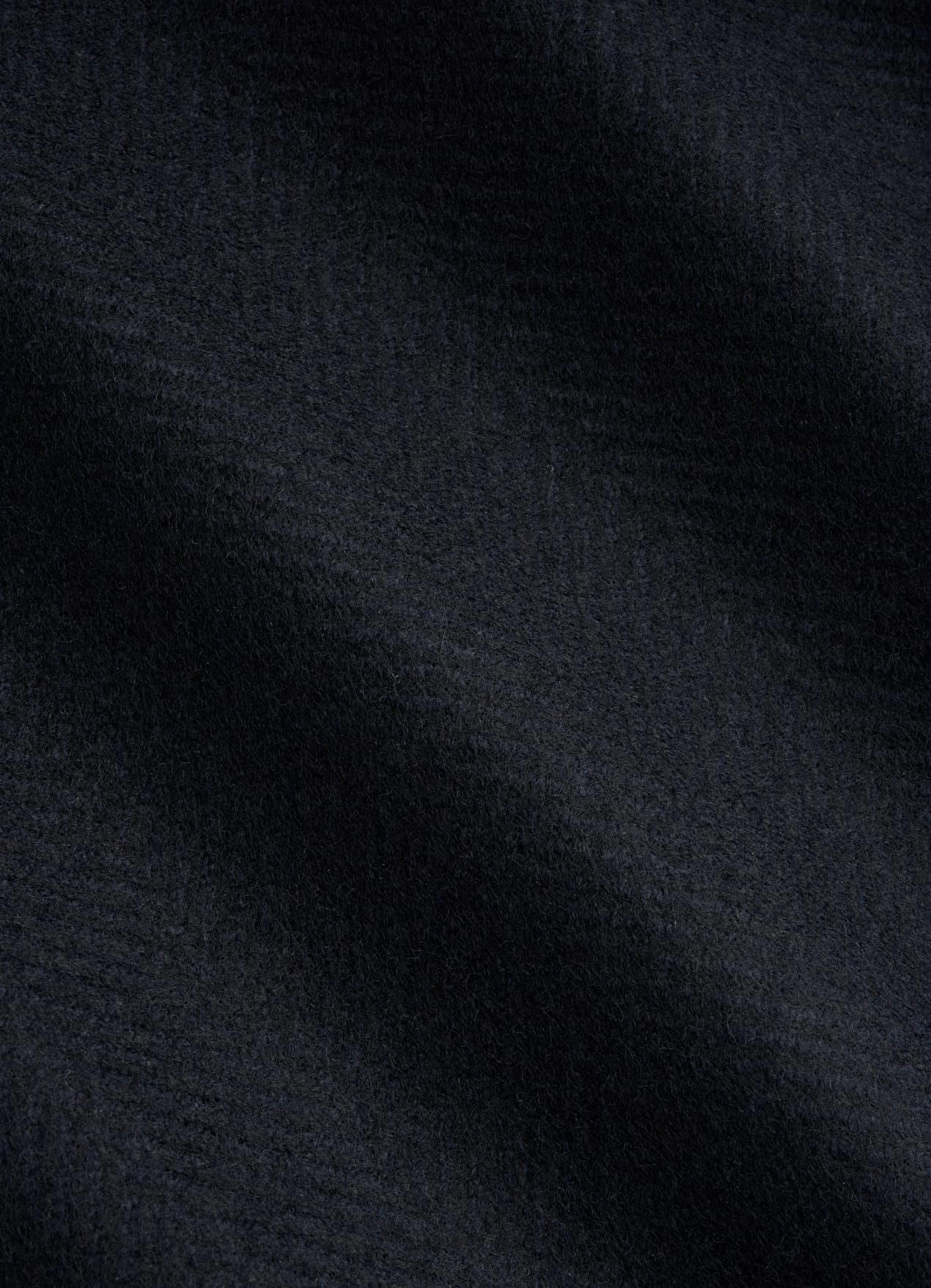 Manteau ceinturé bleu marine à chevrons