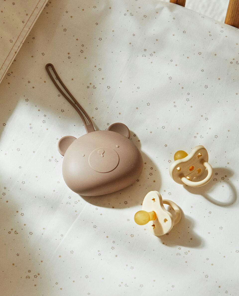 Estojo de silicone para guardar chupeta de urso