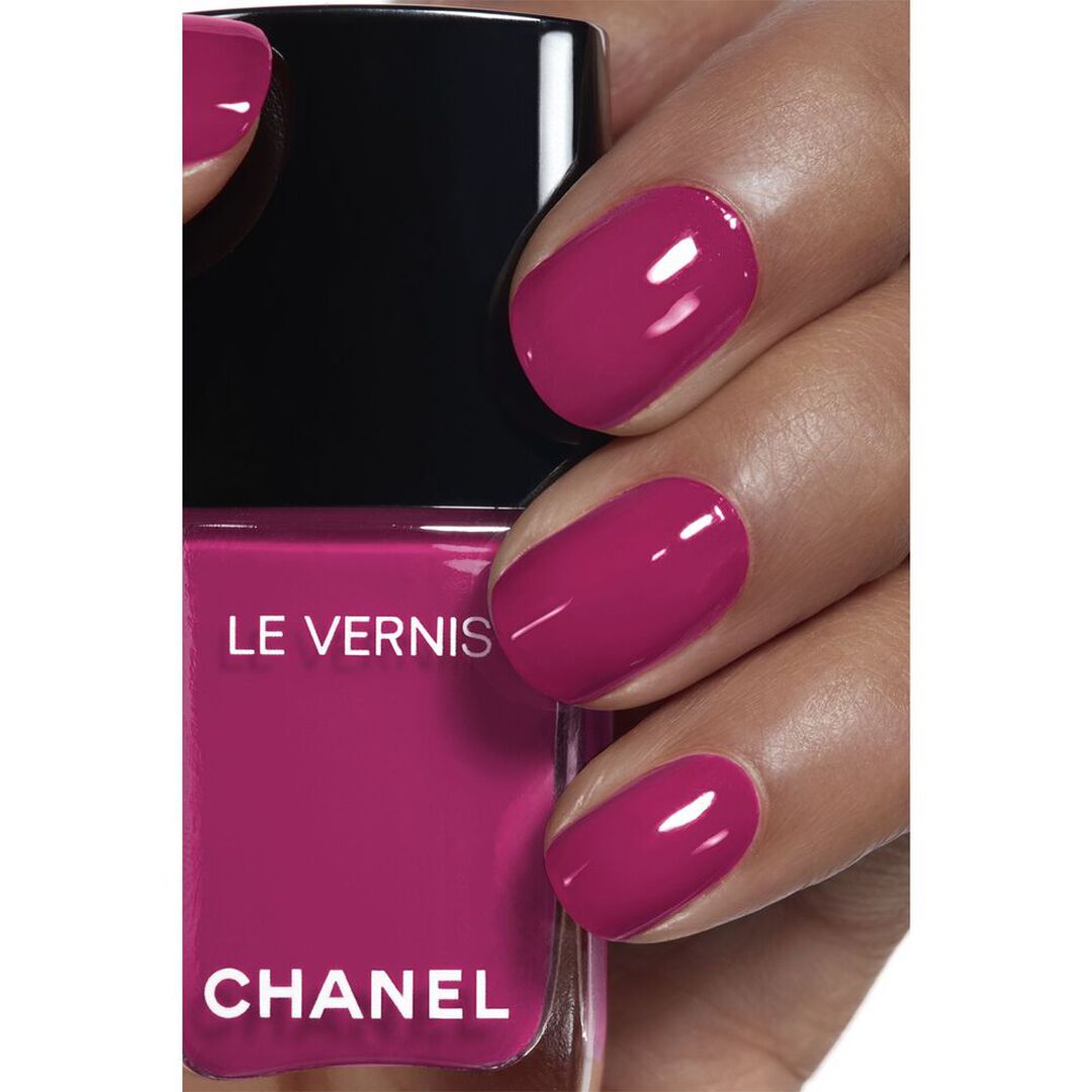 Rouge Noir LE VERNIS