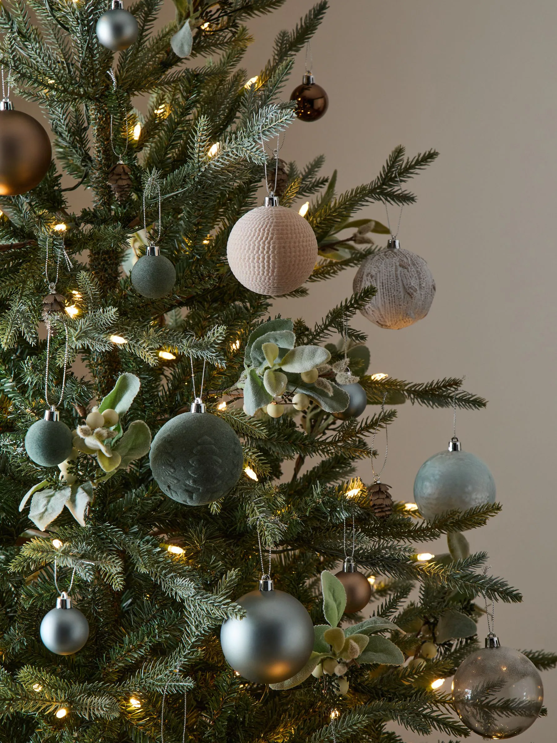 Set van 50 onbreekbare kerstballen