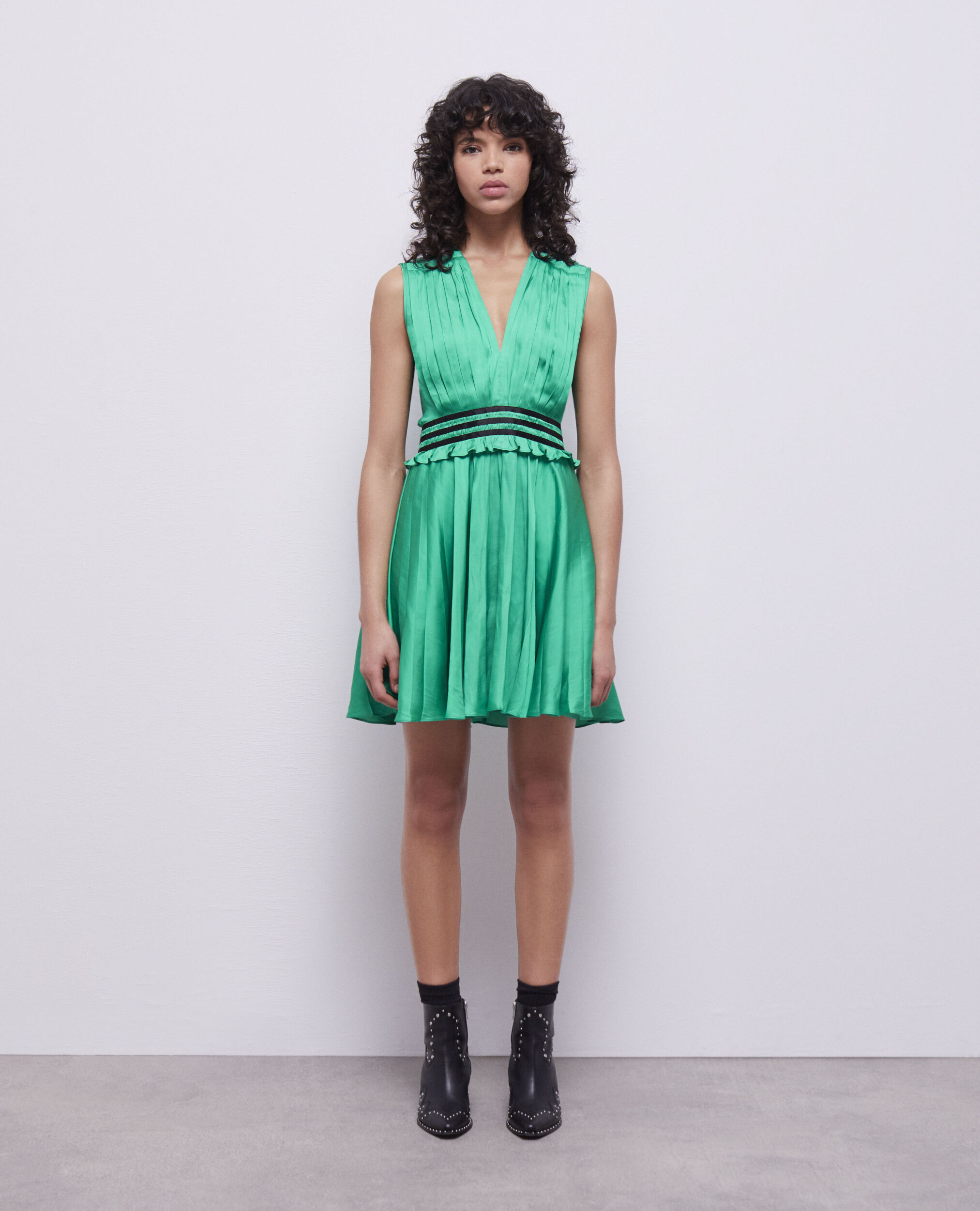 Robe courte plissée verte