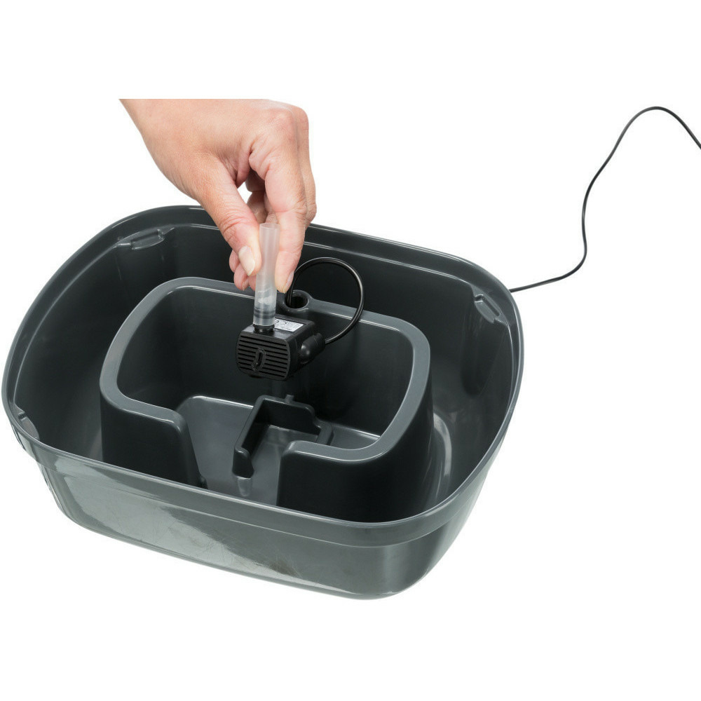 Fontaine d'eau polygon pour chien ou chat 2.5 litres