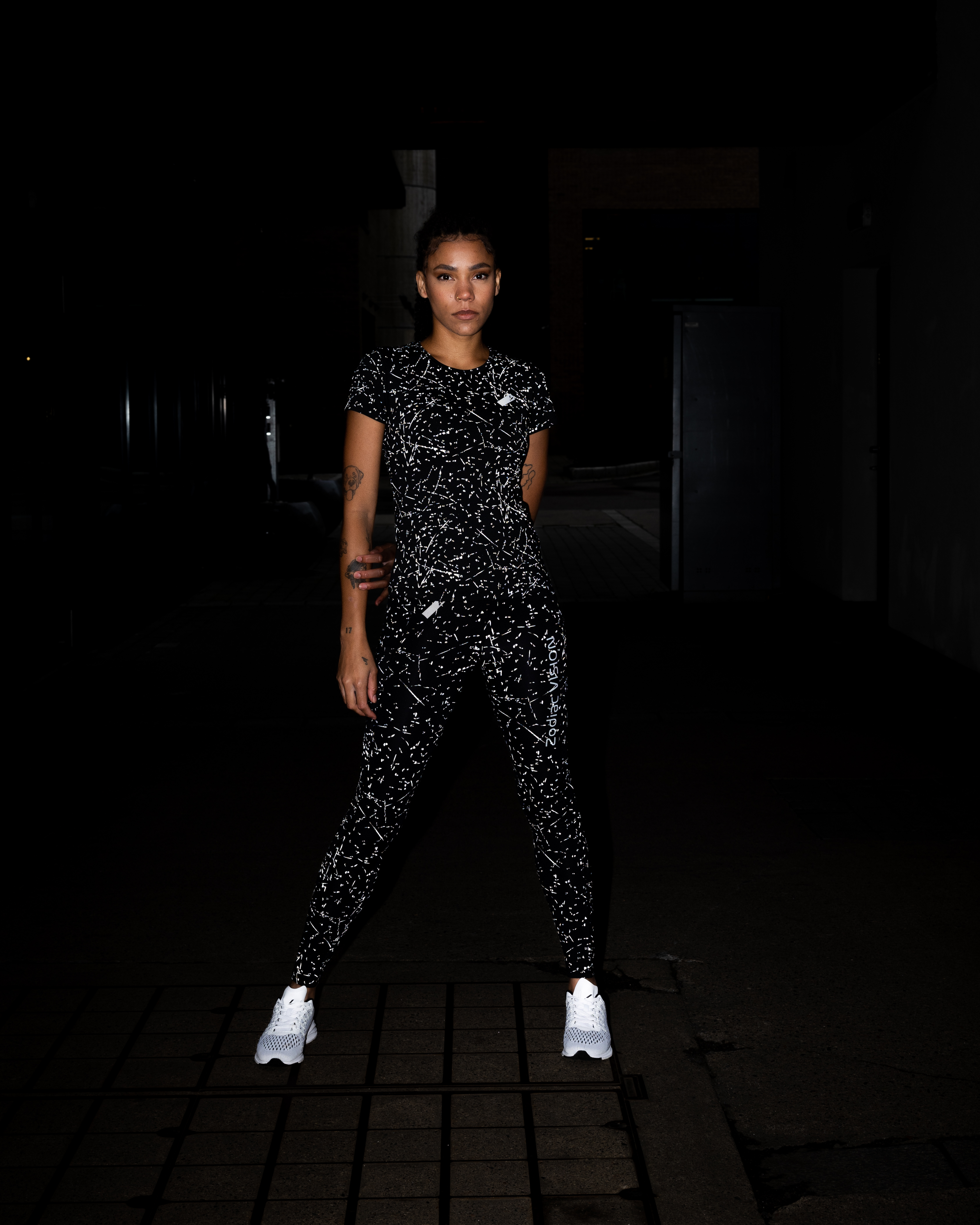 LEVITY Zodiac Reflective Tee Nighty Stardust