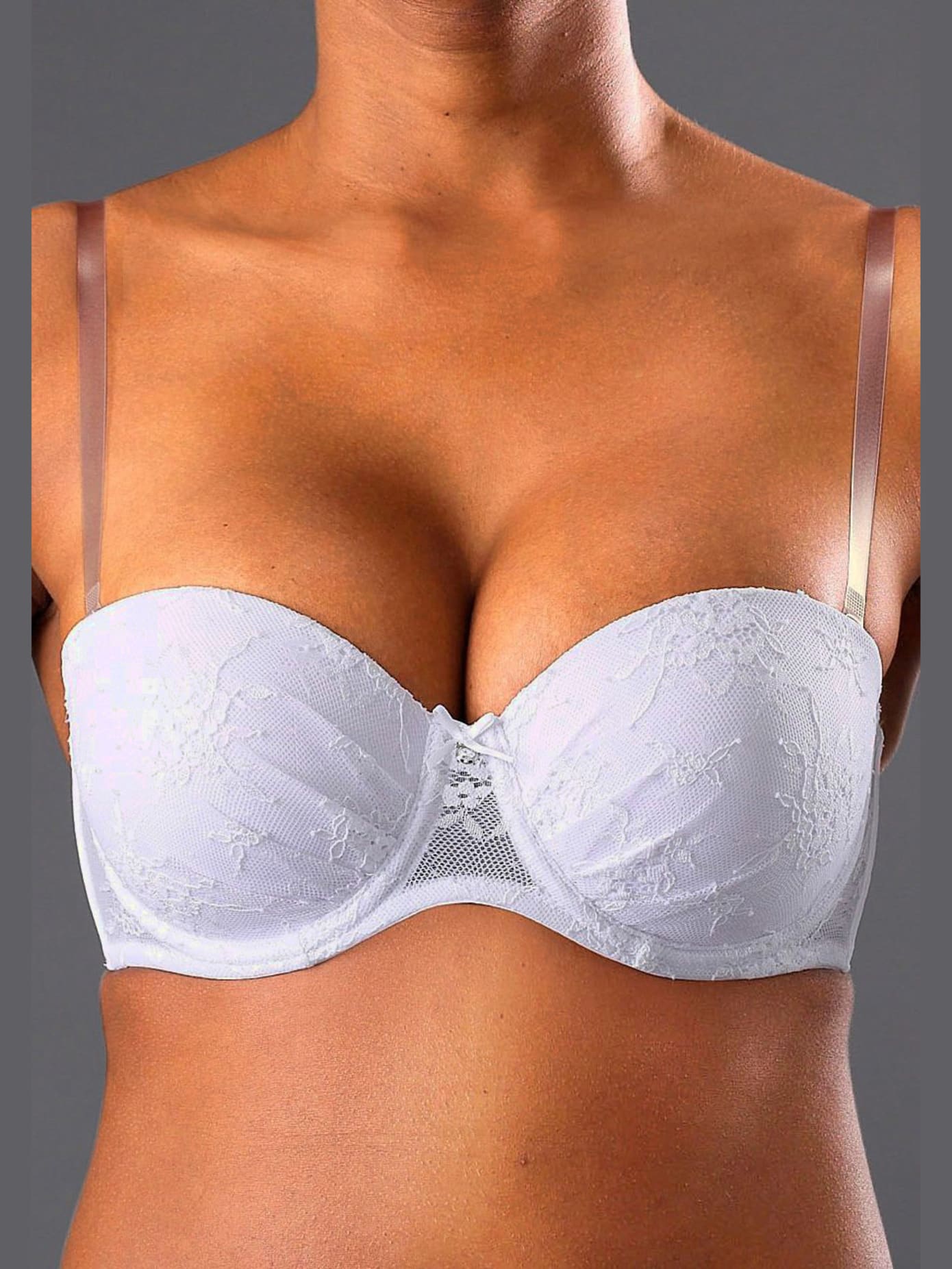 Soutien-gorge push-up. nombreuses façons de le porter