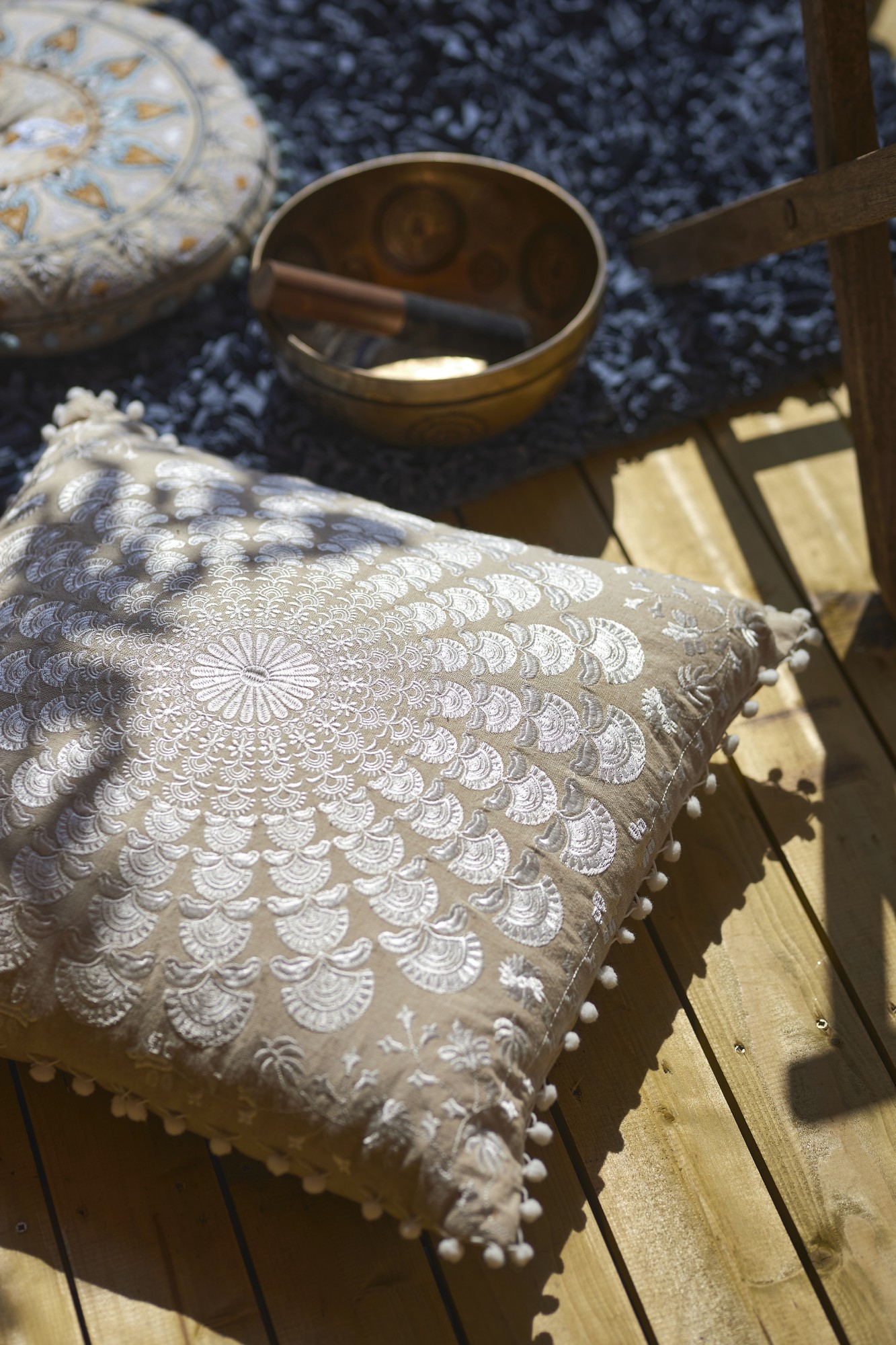 Kissen 'Mandala del Sooray', beige, weiß, T 50 cm, B 50 cm von fischer's lagerhaus