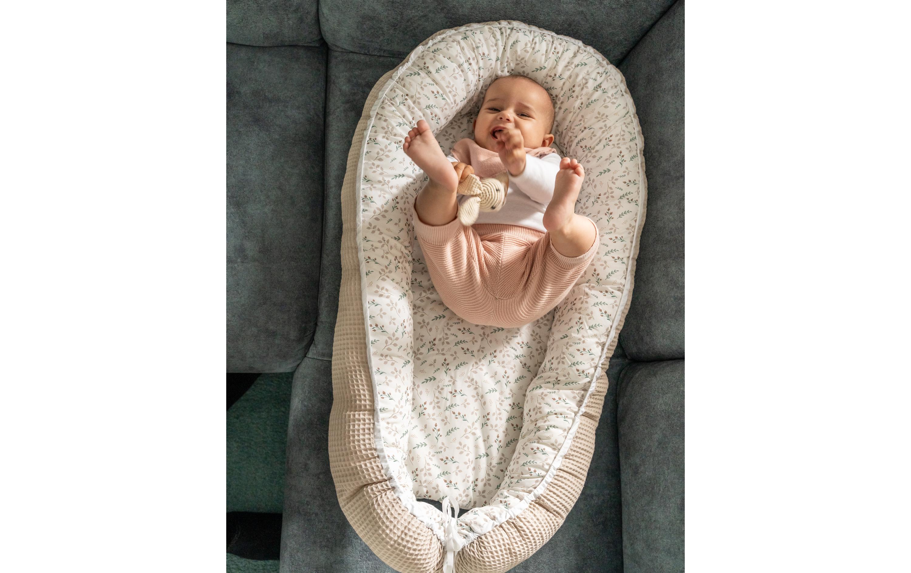 Babynest Waffel Floral Sand 55 x 95 cmKuschelnest für Babys