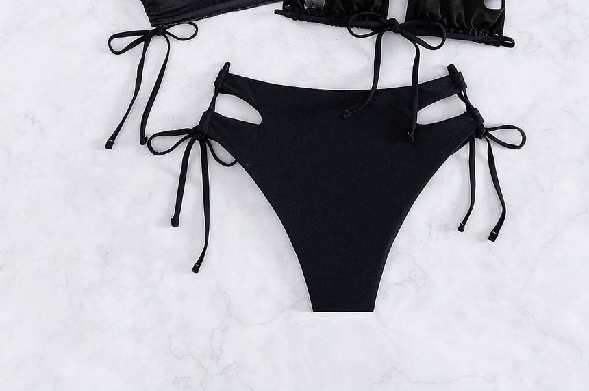 Salanghae - Set: halter bikinitop + bikinibroekje met uitsparingen + kort T-shirt met tekstopdruk